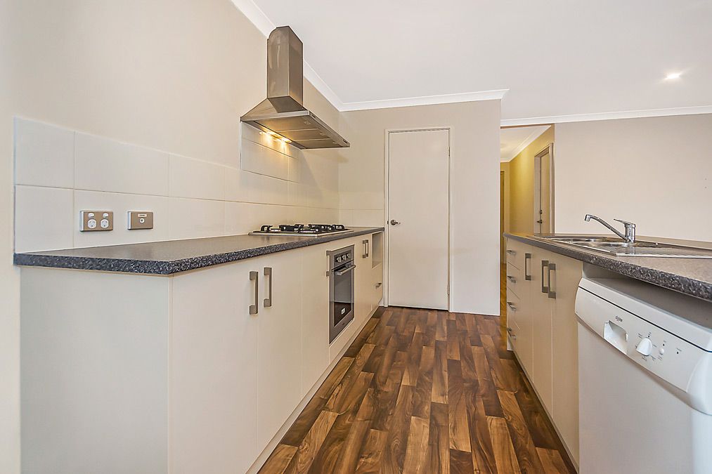 19 Arnside Bend, Waikiki, WA 6169