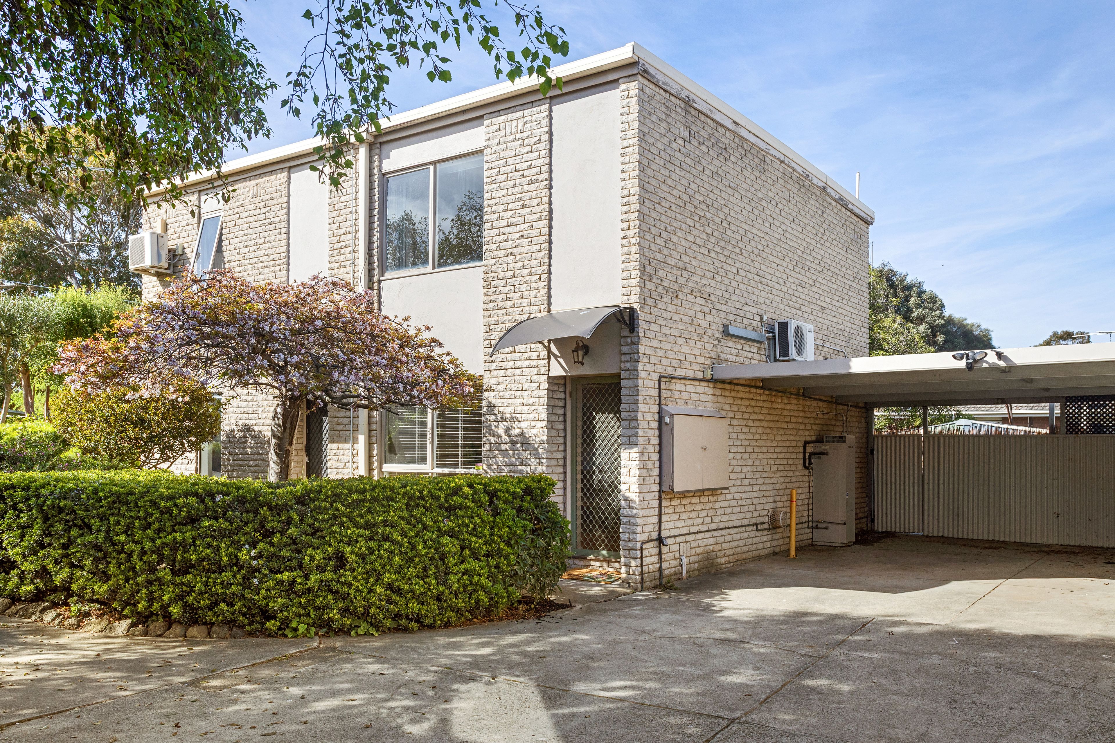 2/15 Duncan Avenue — photo 10 of 17