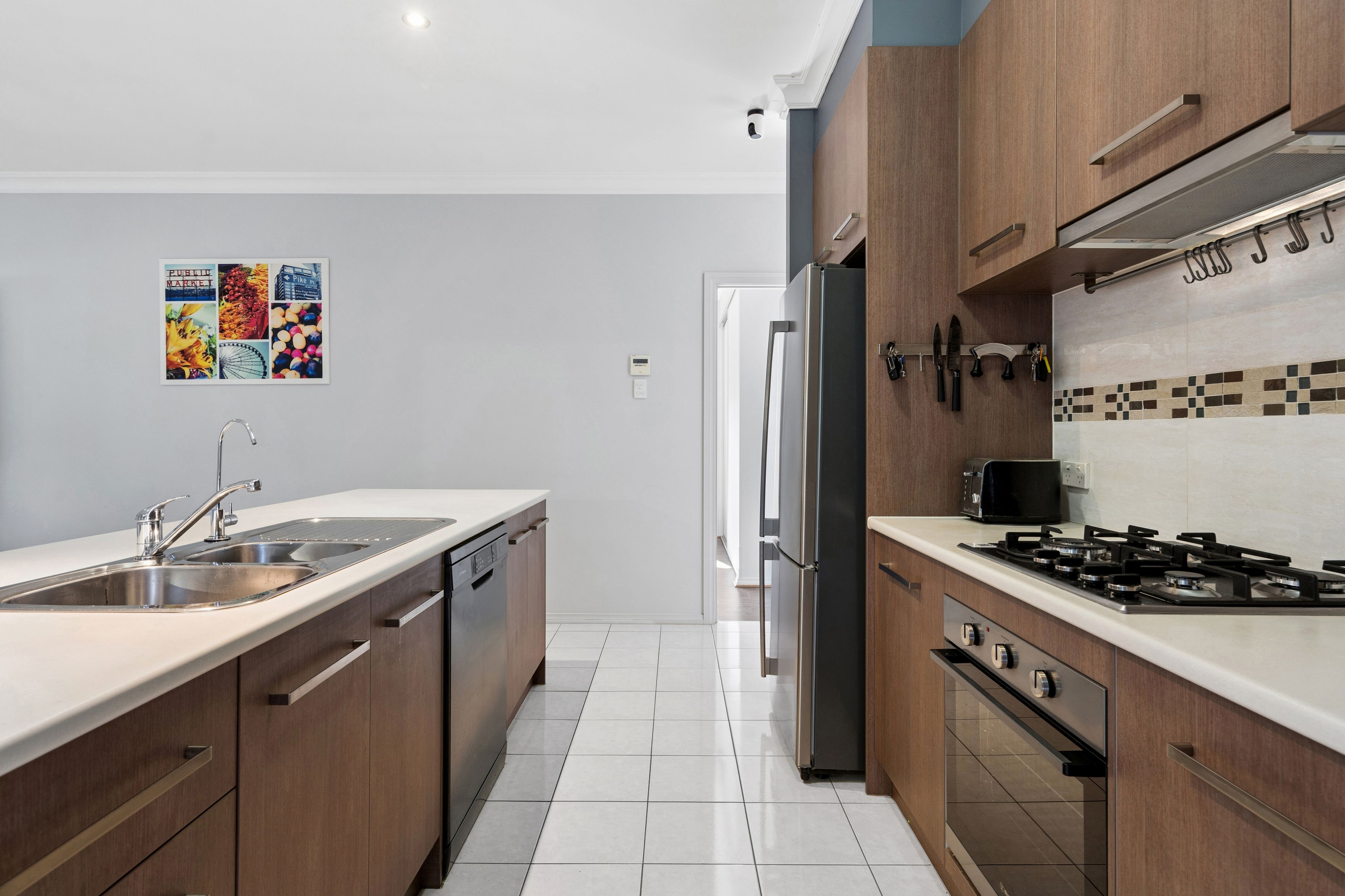 121 Gordon Street — photo 7 of 19