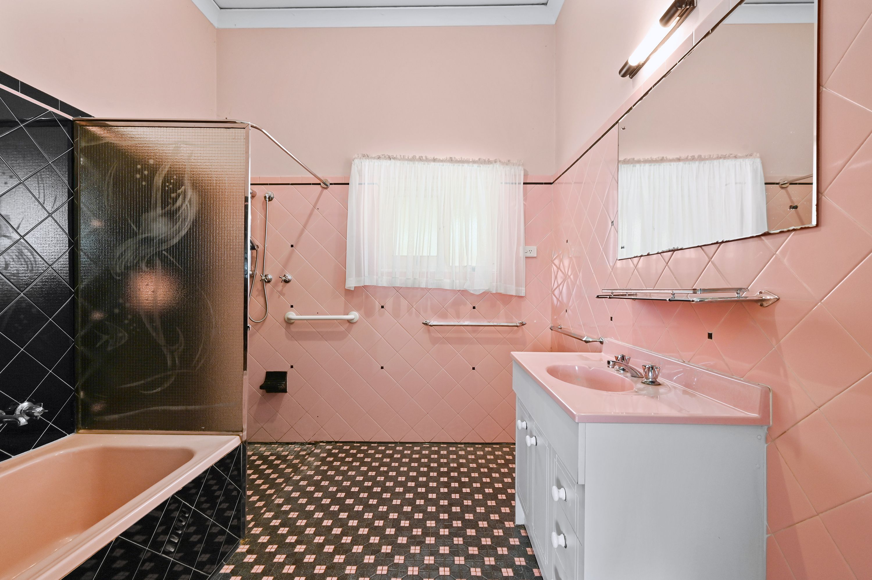 61 Hart Street — photo 14 of 26