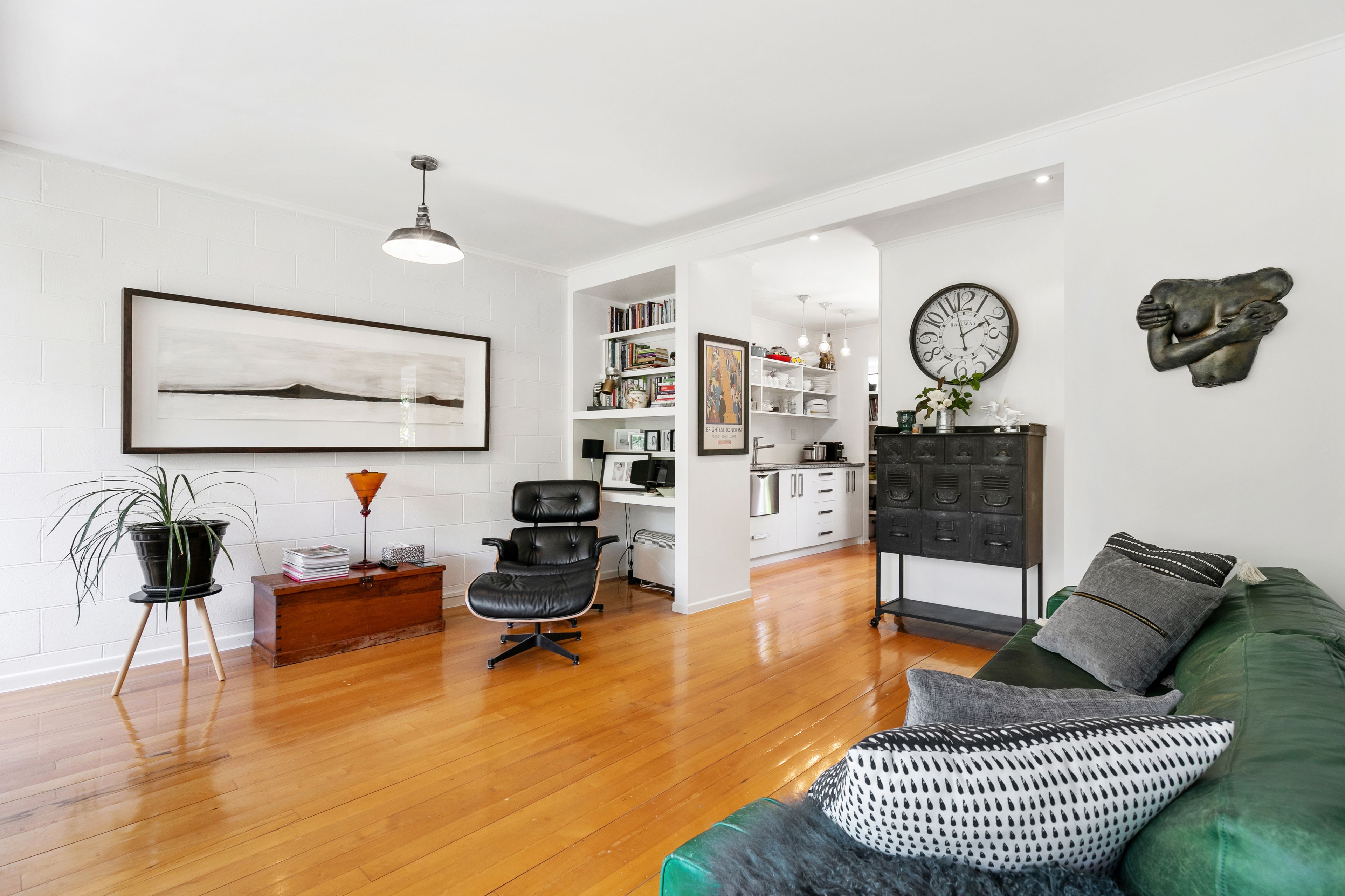 1/9A Beach Road, Mellons Bay, Manukau City