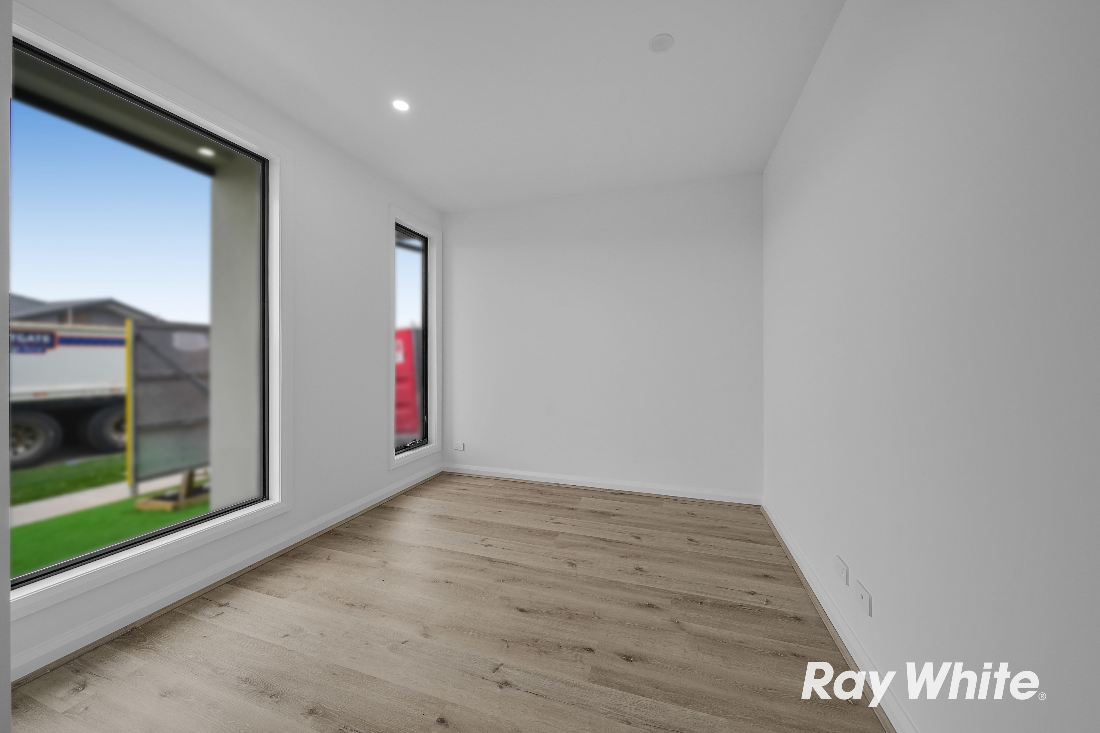 32 Baguette Road — photo 3 of 18