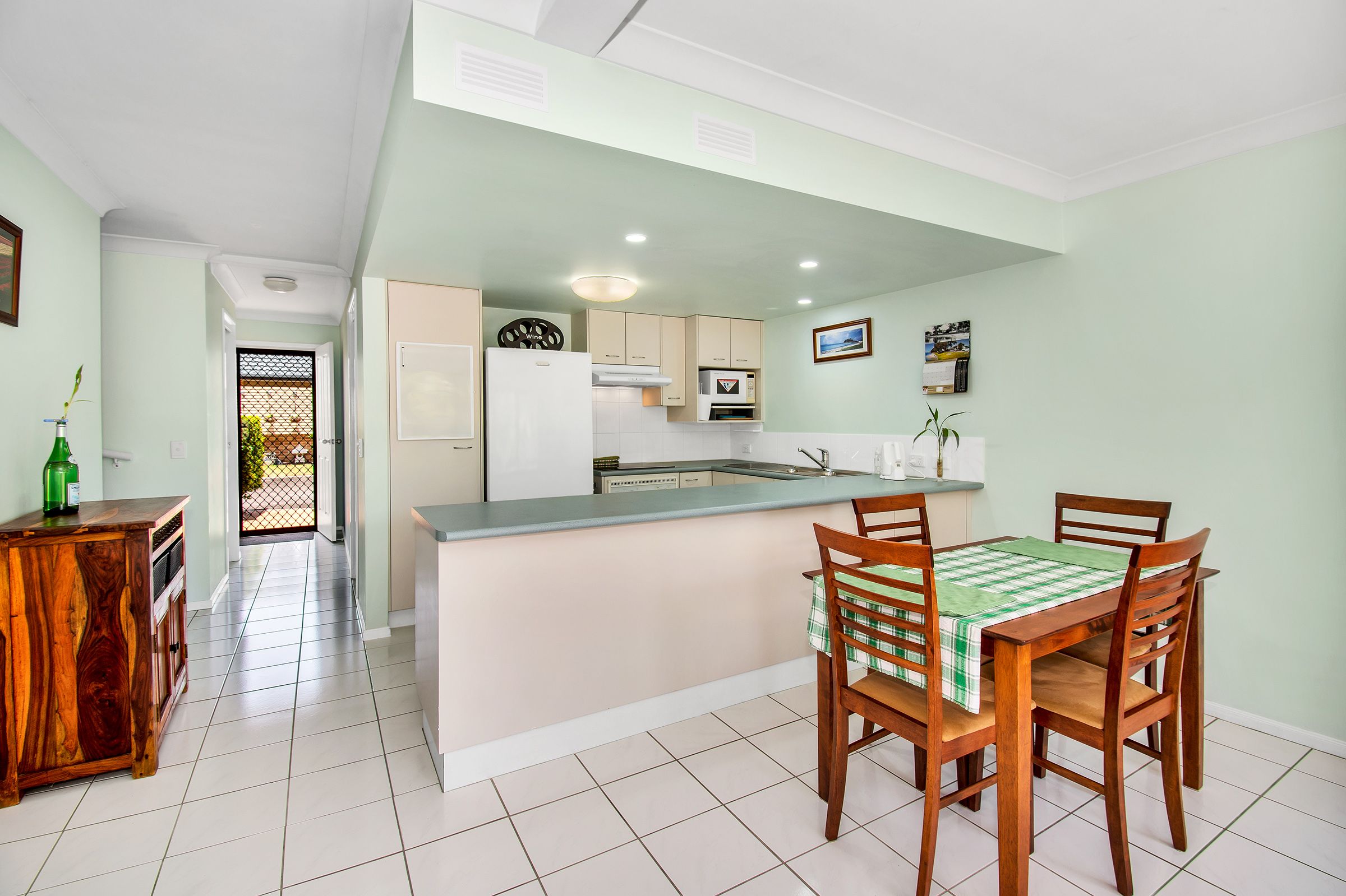 28/9 Maroochy Waters Drive — photo 4 of 11