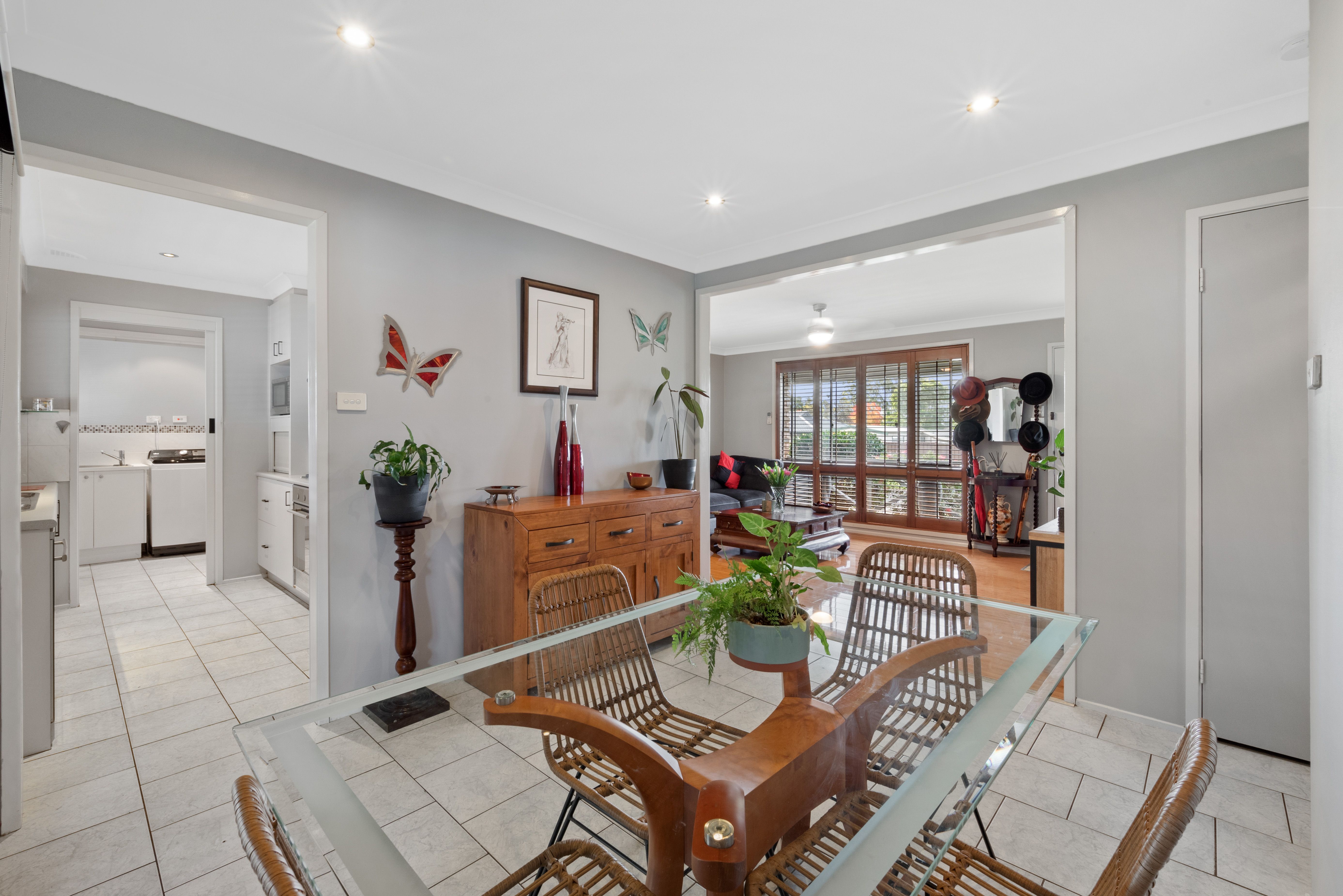2 Clover Place, Macquarie Fields, NSW 2564