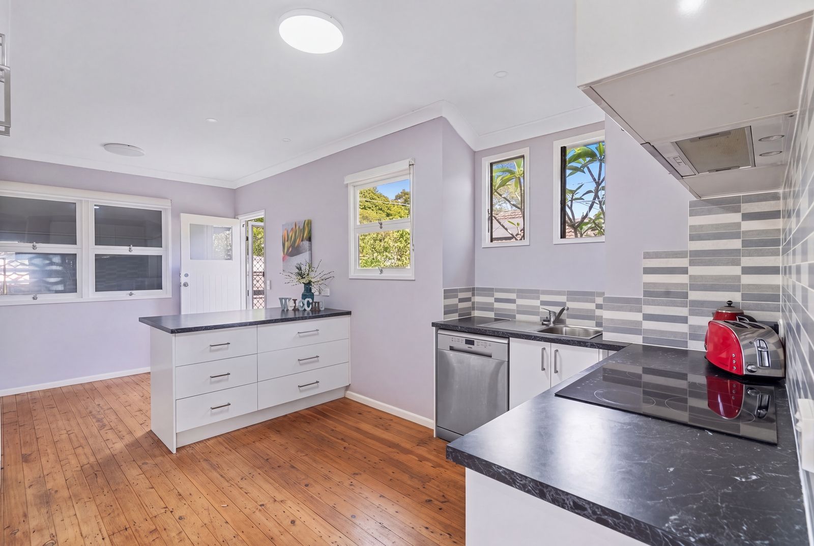 25 Foch Street — photo 9 of 14