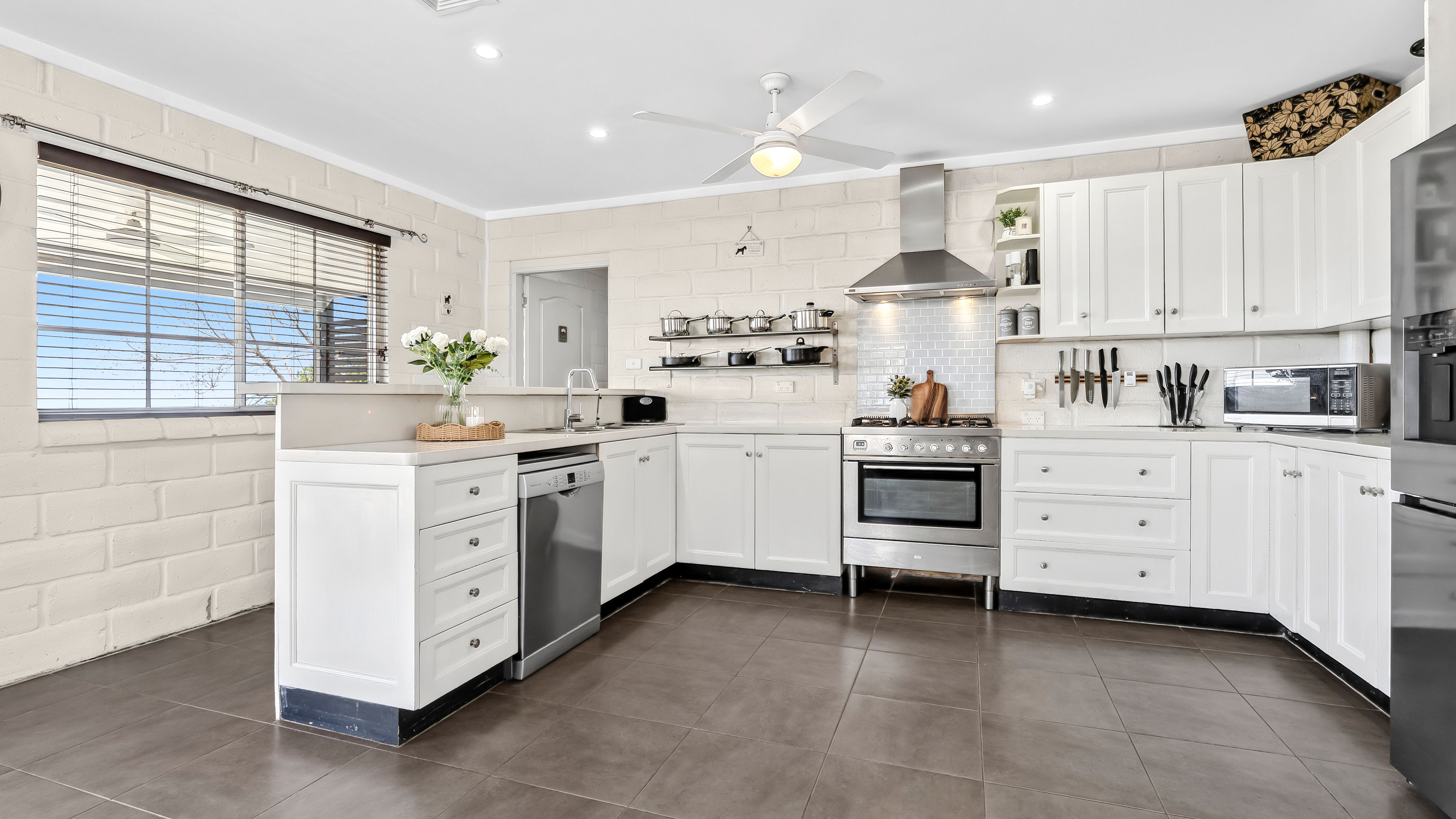 1072 Grose Vale Road — photo 3 of 13
