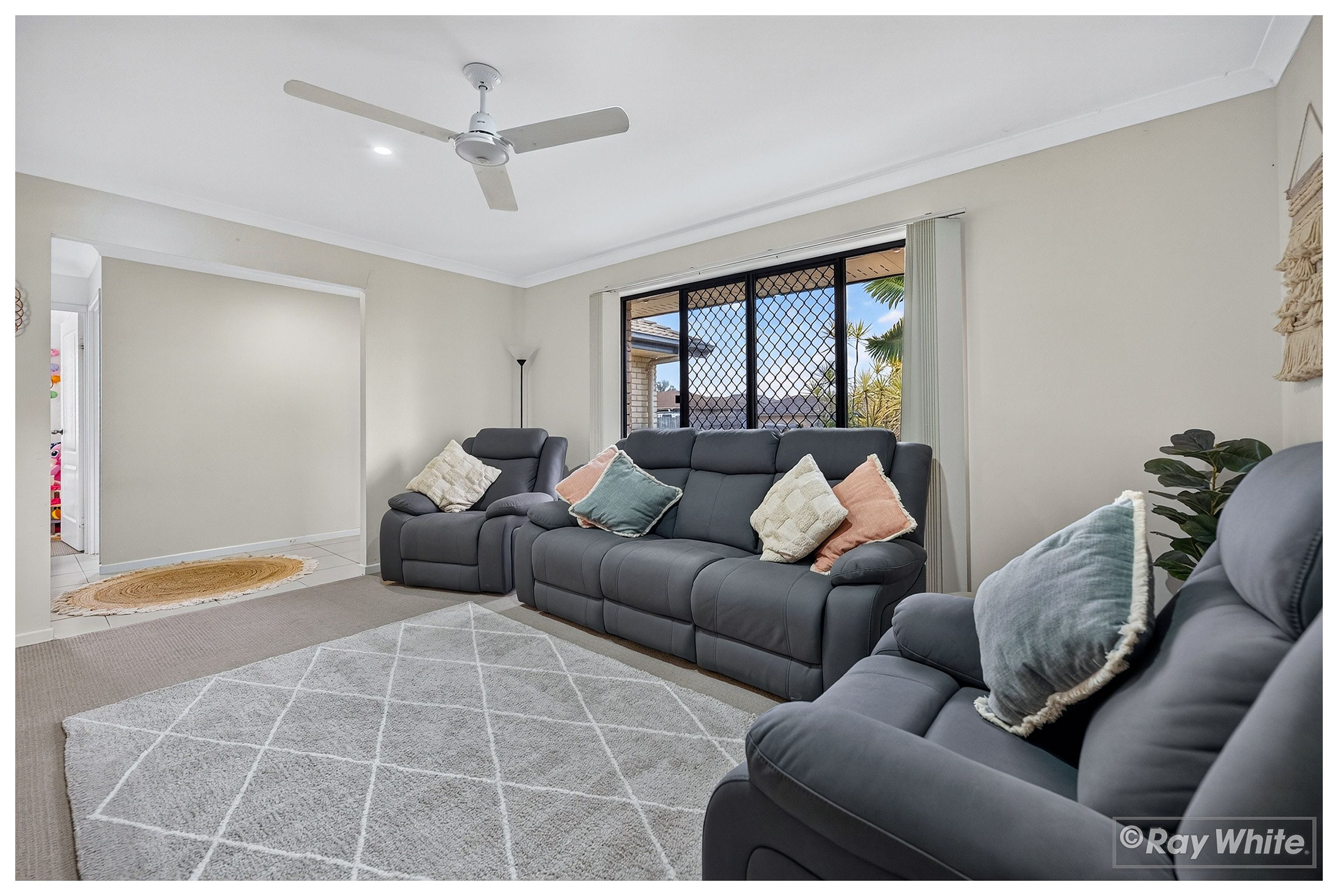 19 Doongarra Crescent — photo 12 of 30