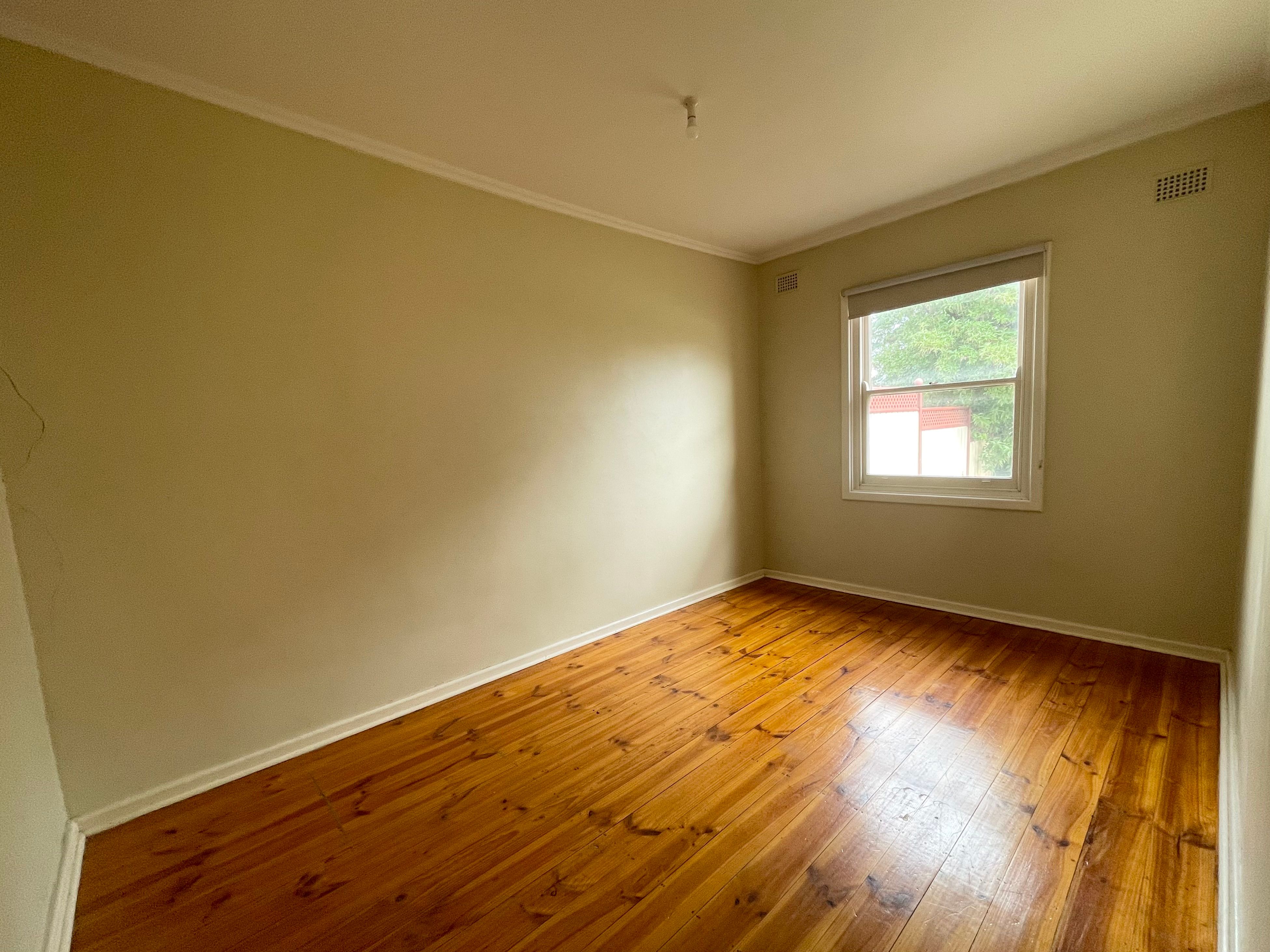 10 Oldridge Street — photo 5 of 11