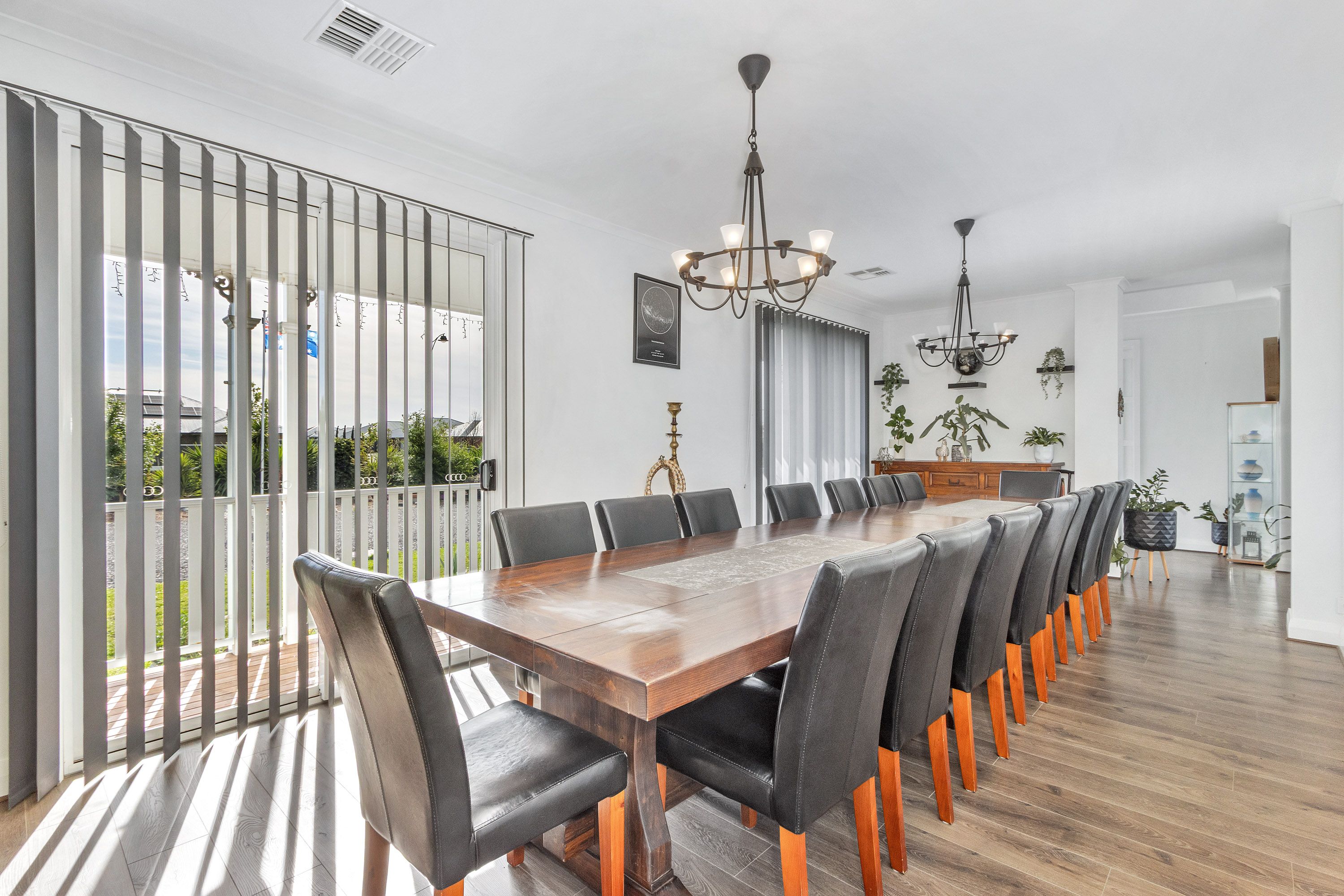 22 Magnolia Boulevard — photo 9 of 27