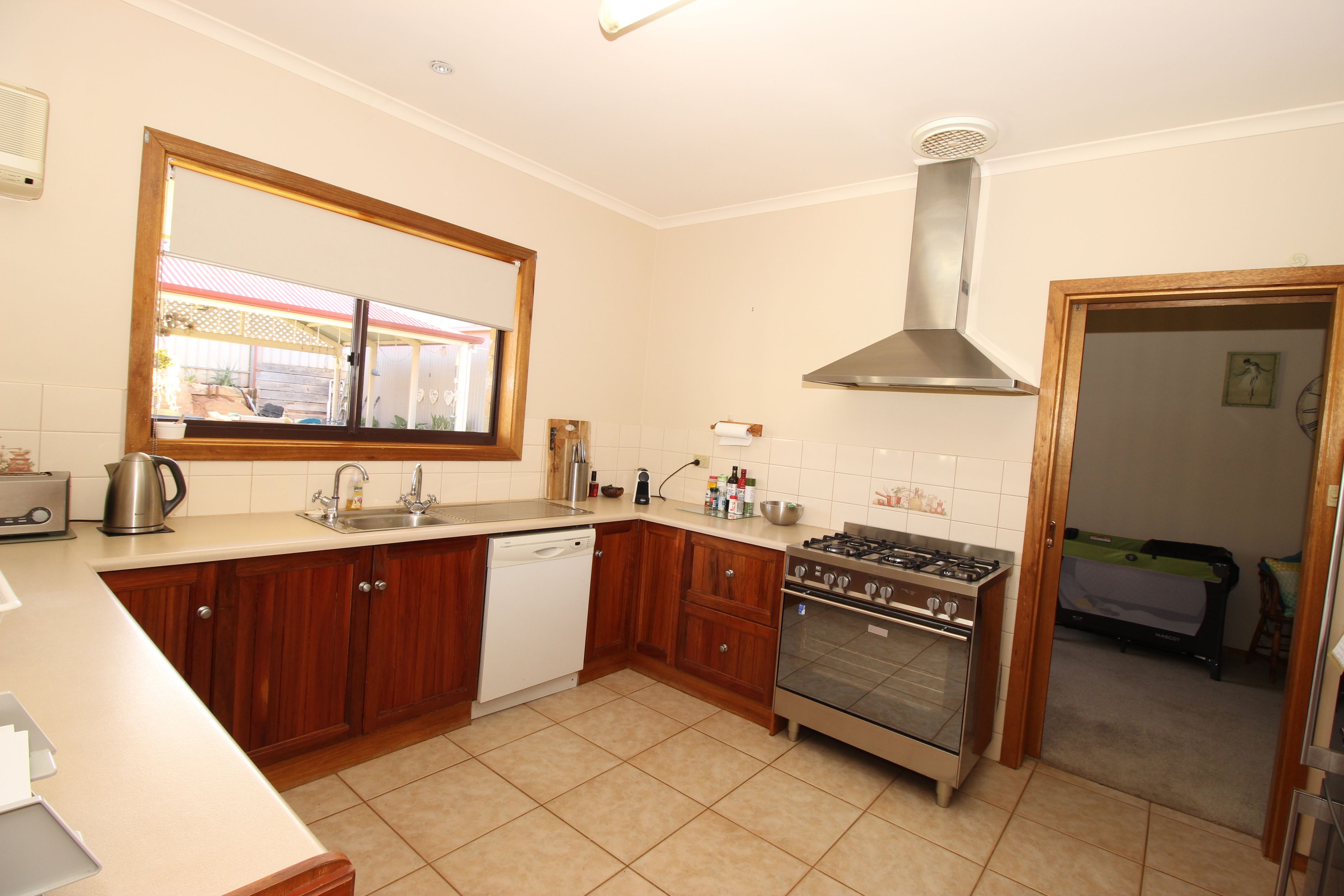 8 Edwards Crescent, Waikerie, SA 5330