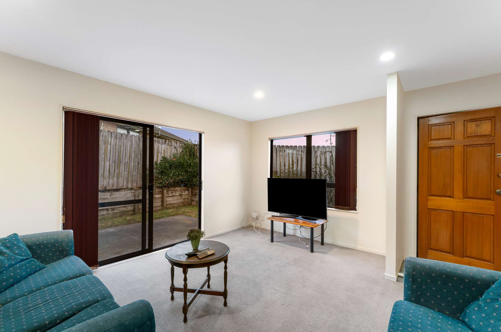 6 Loughinisland Place photo 3