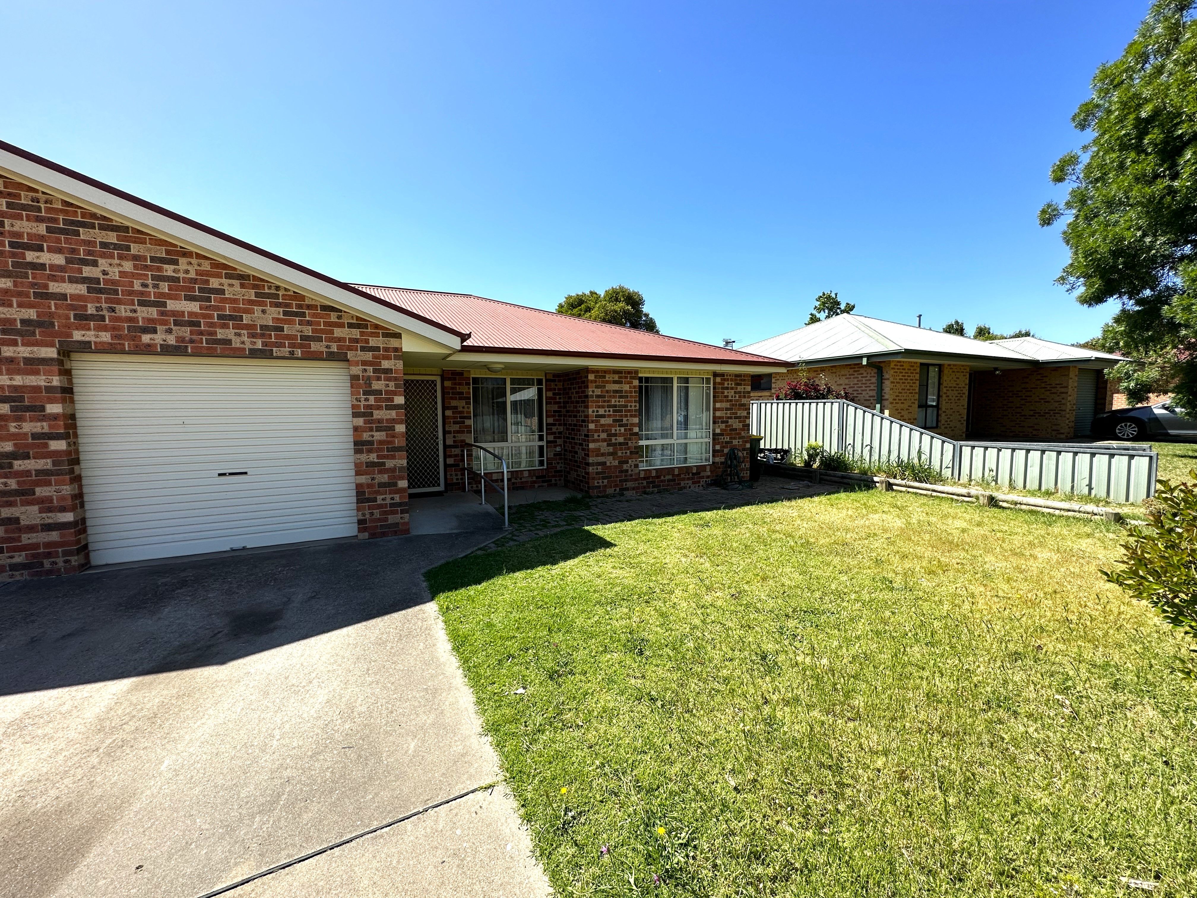 3A Sam Place, Young NSW 2594