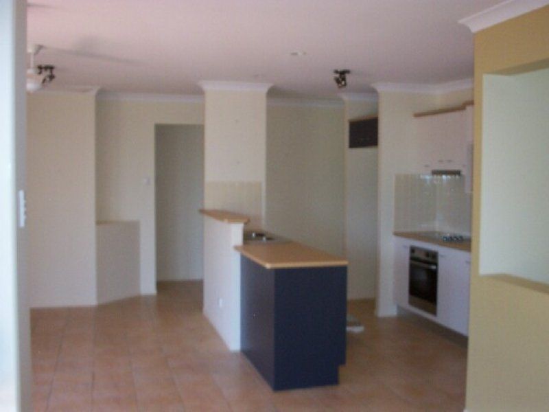 4 Gladebourne Crescent, Victoria Point, QLD 4165