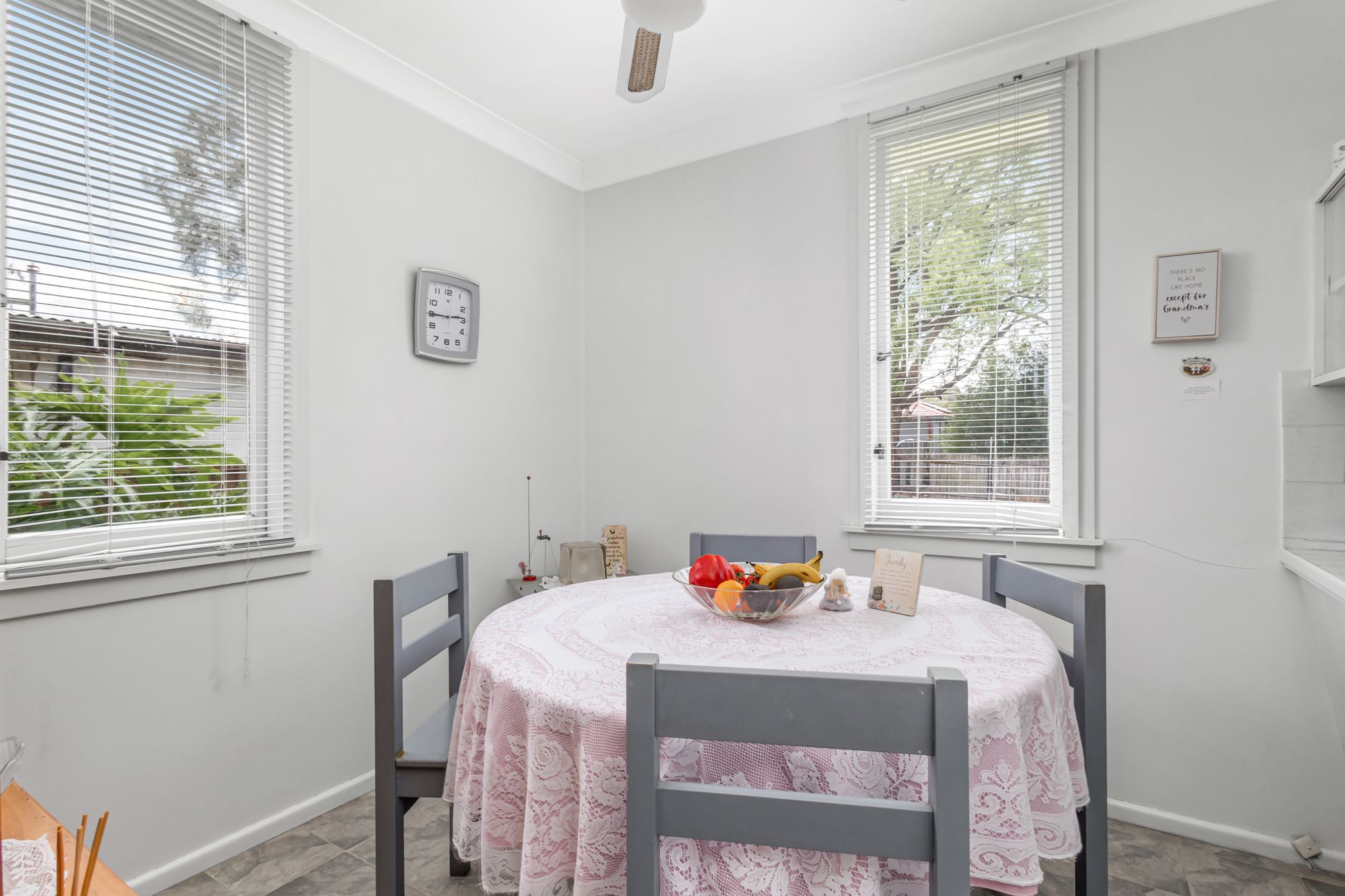 42 Neriba Crescent, Whalan, NSW 2770
