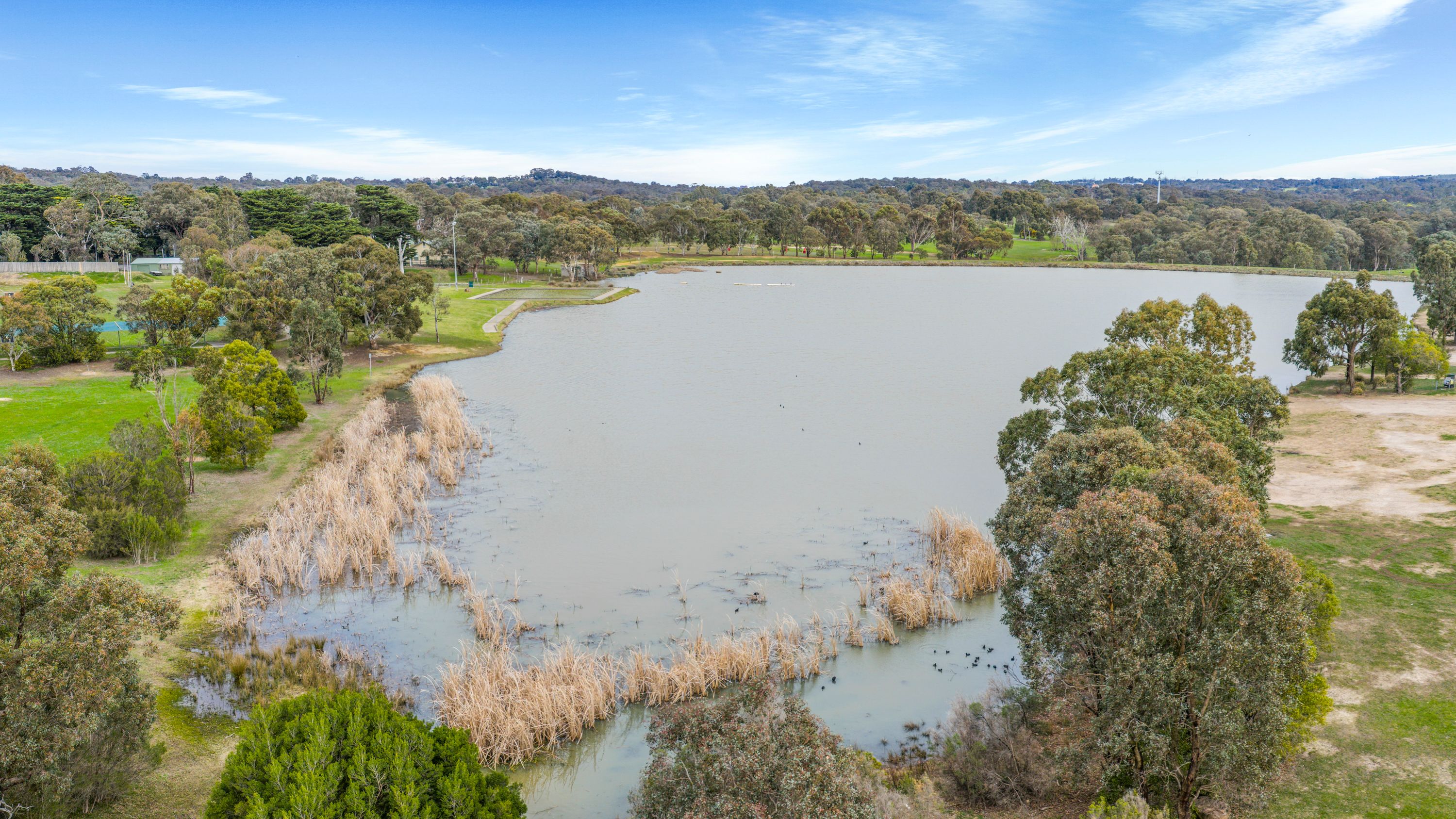 46 North Oatlands Road — photo 7 of 17