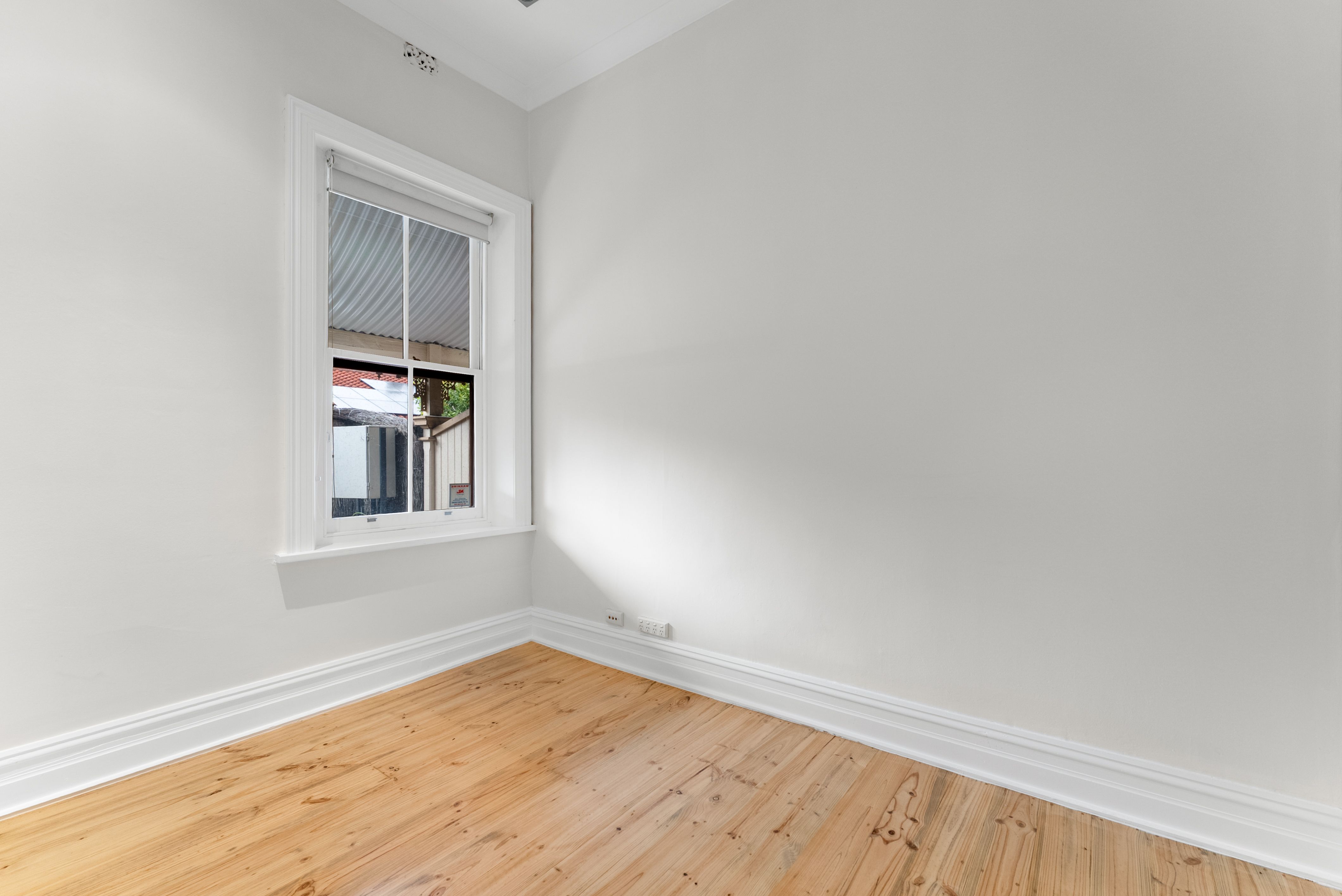 15 Russell Street — photo 8 of 10