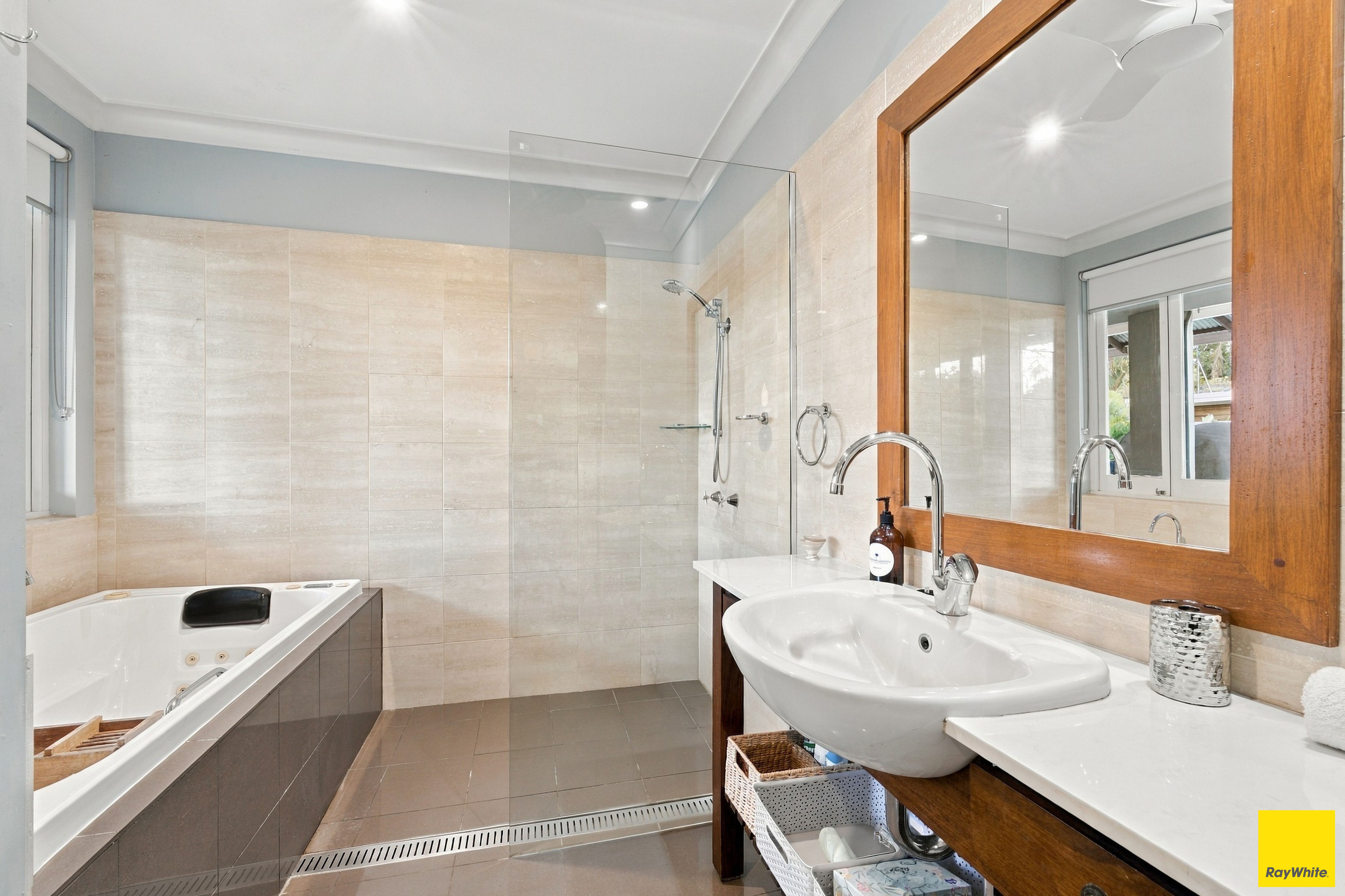 25 Endeavour Road — photo 8 of 30