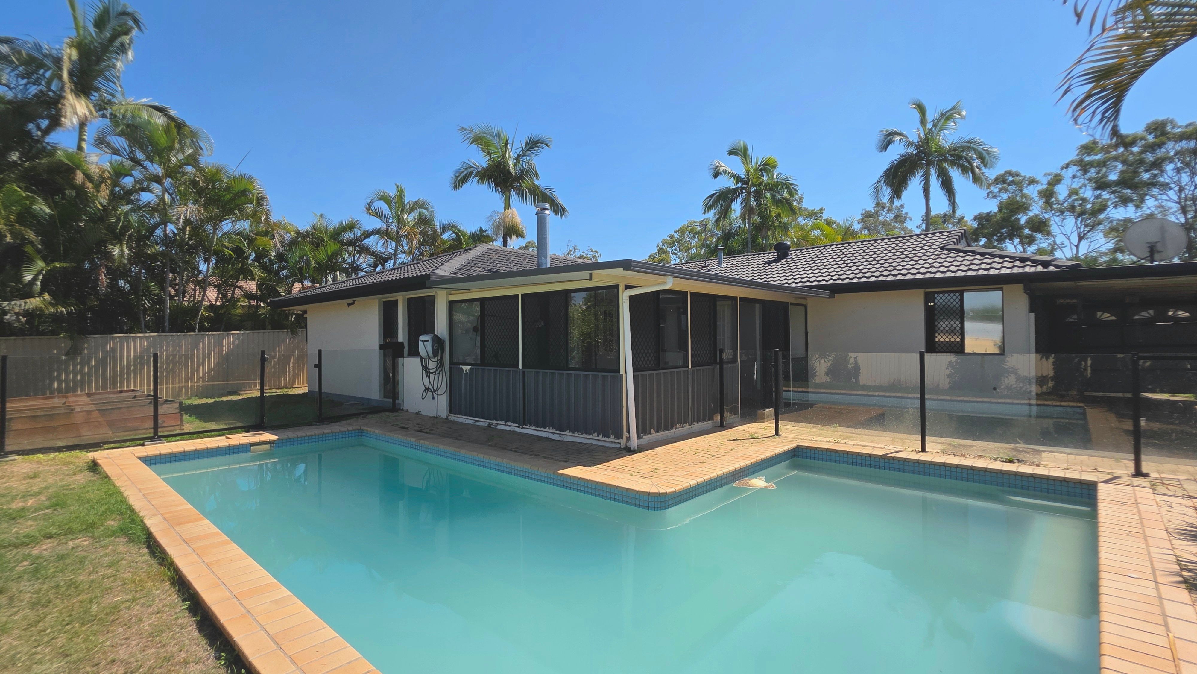 37 Open Drive, Arundel, QLD 4214