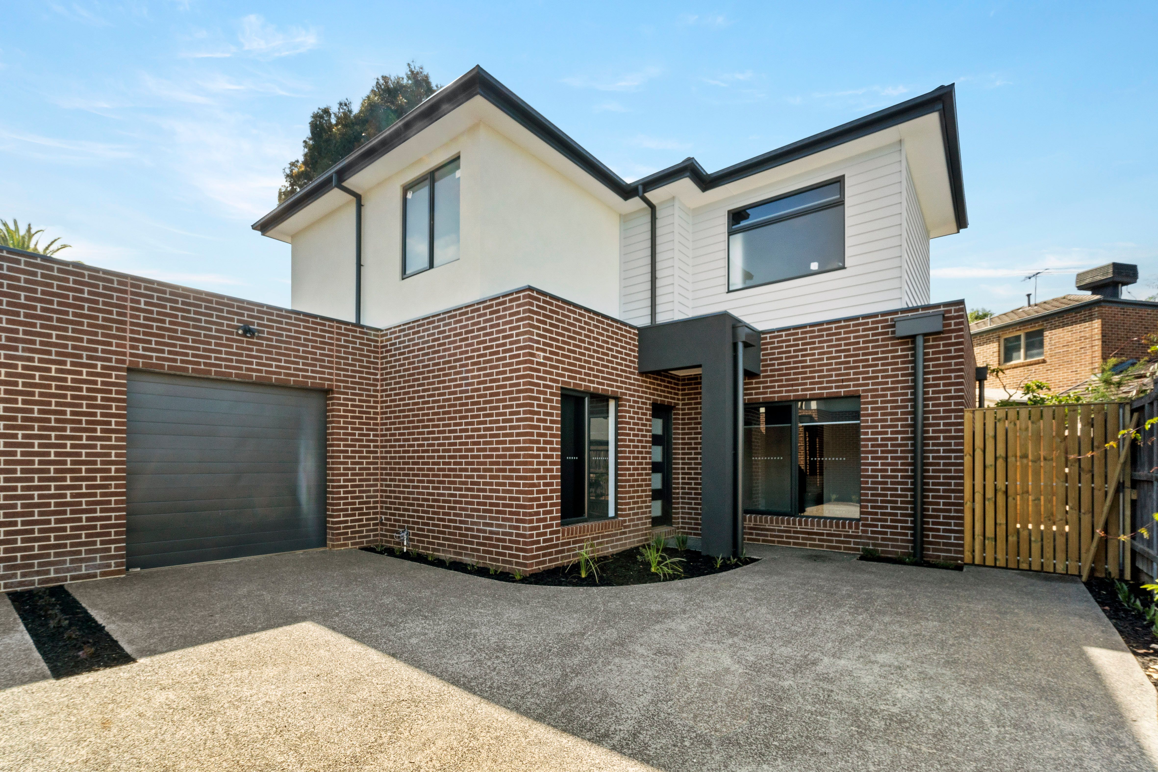 2/96 Torbay Street — photo from Ray White Macleod