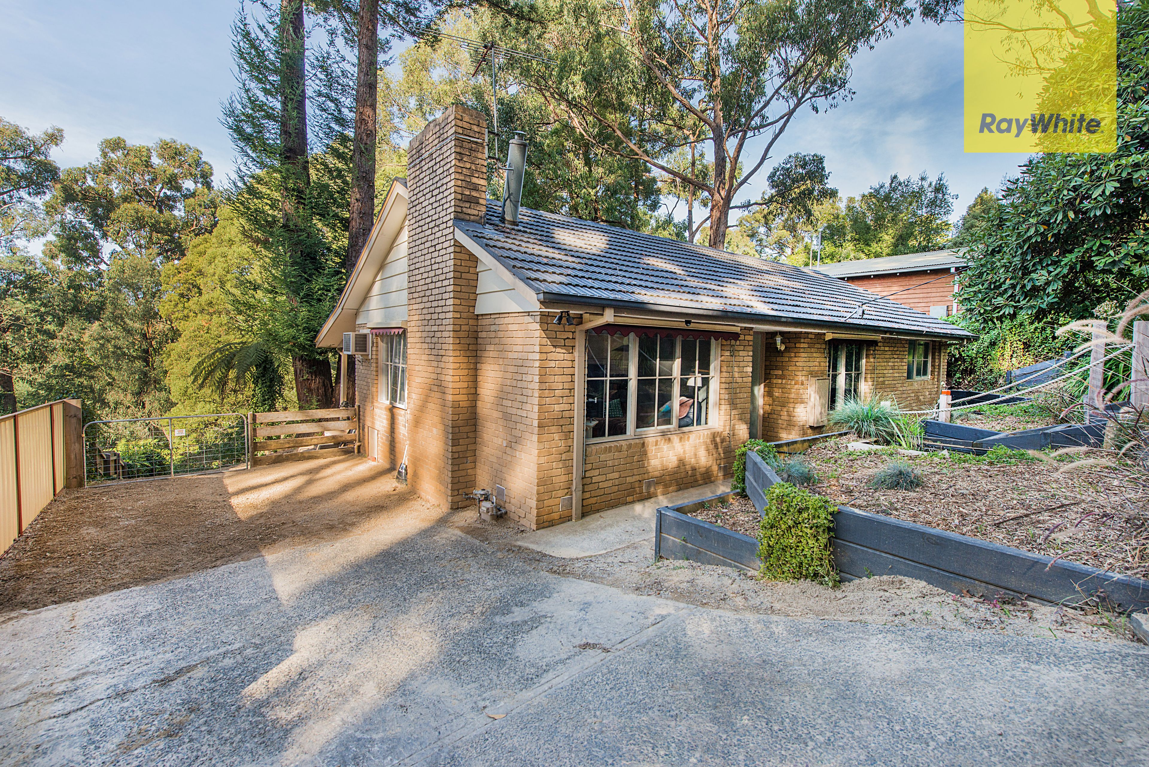 94 Moores Road, Monbulk VIC 3793
