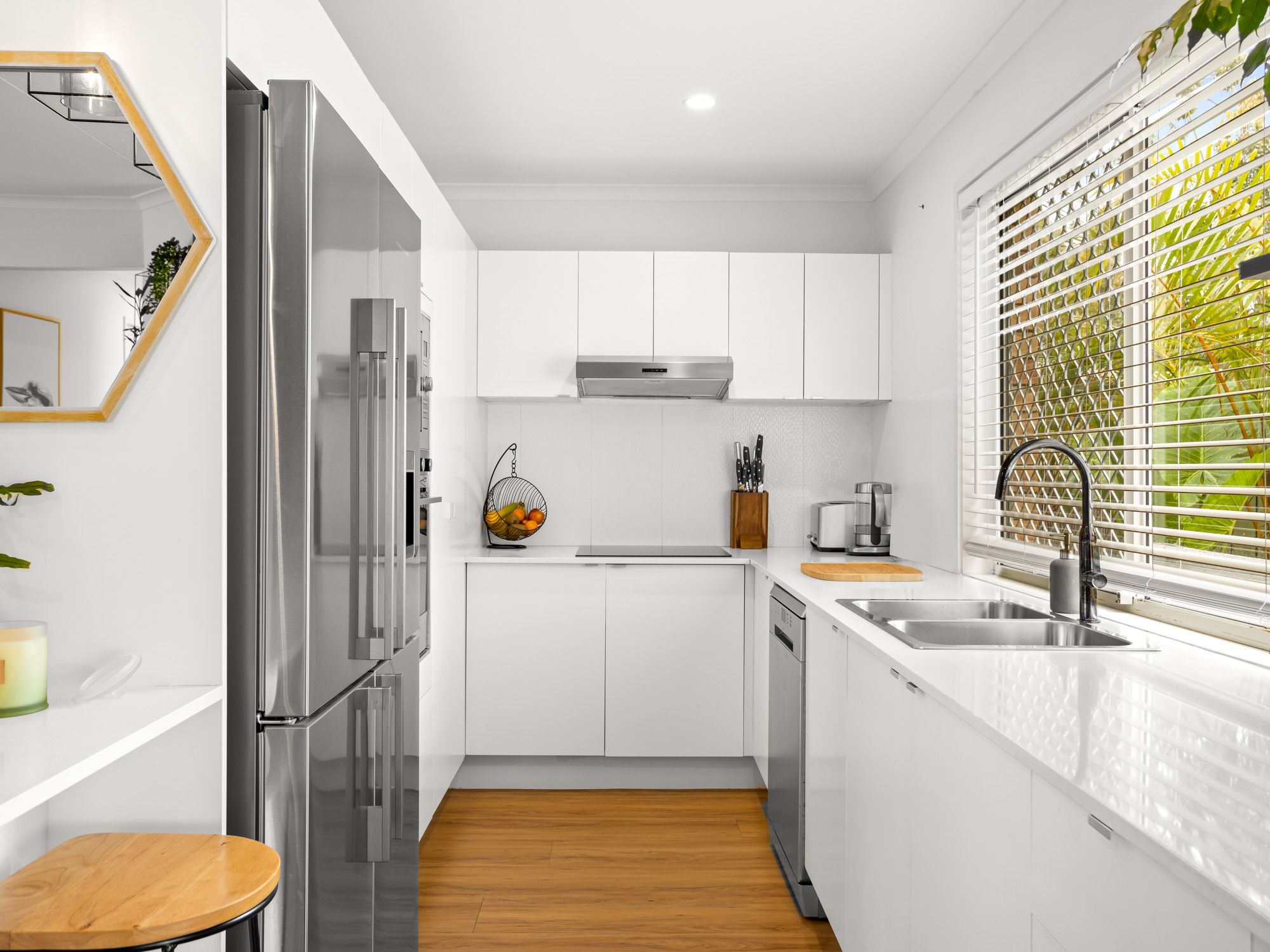 105 Ridgeway Avenue, Southport QLD 4215