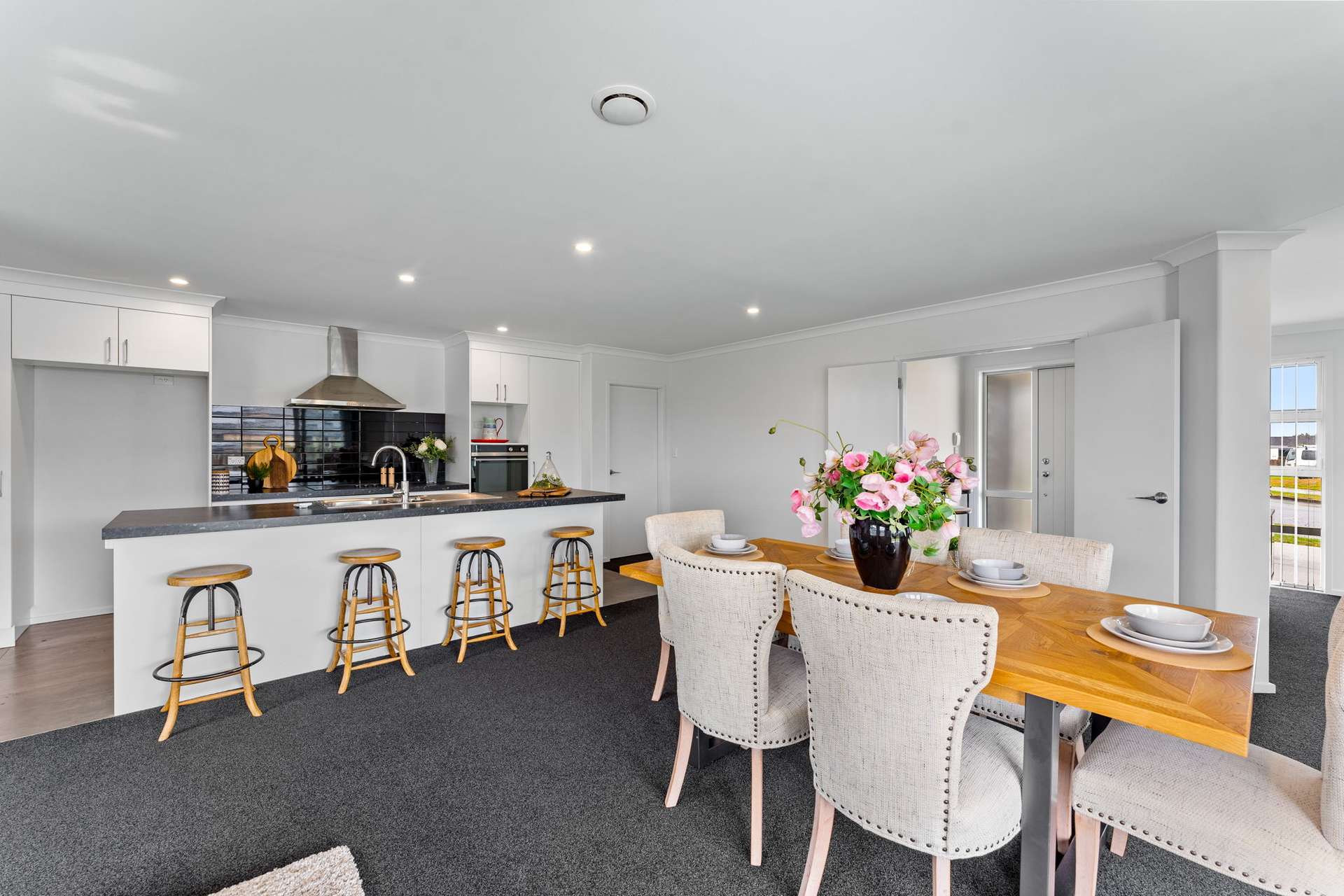 6 Dumas Place photo 7