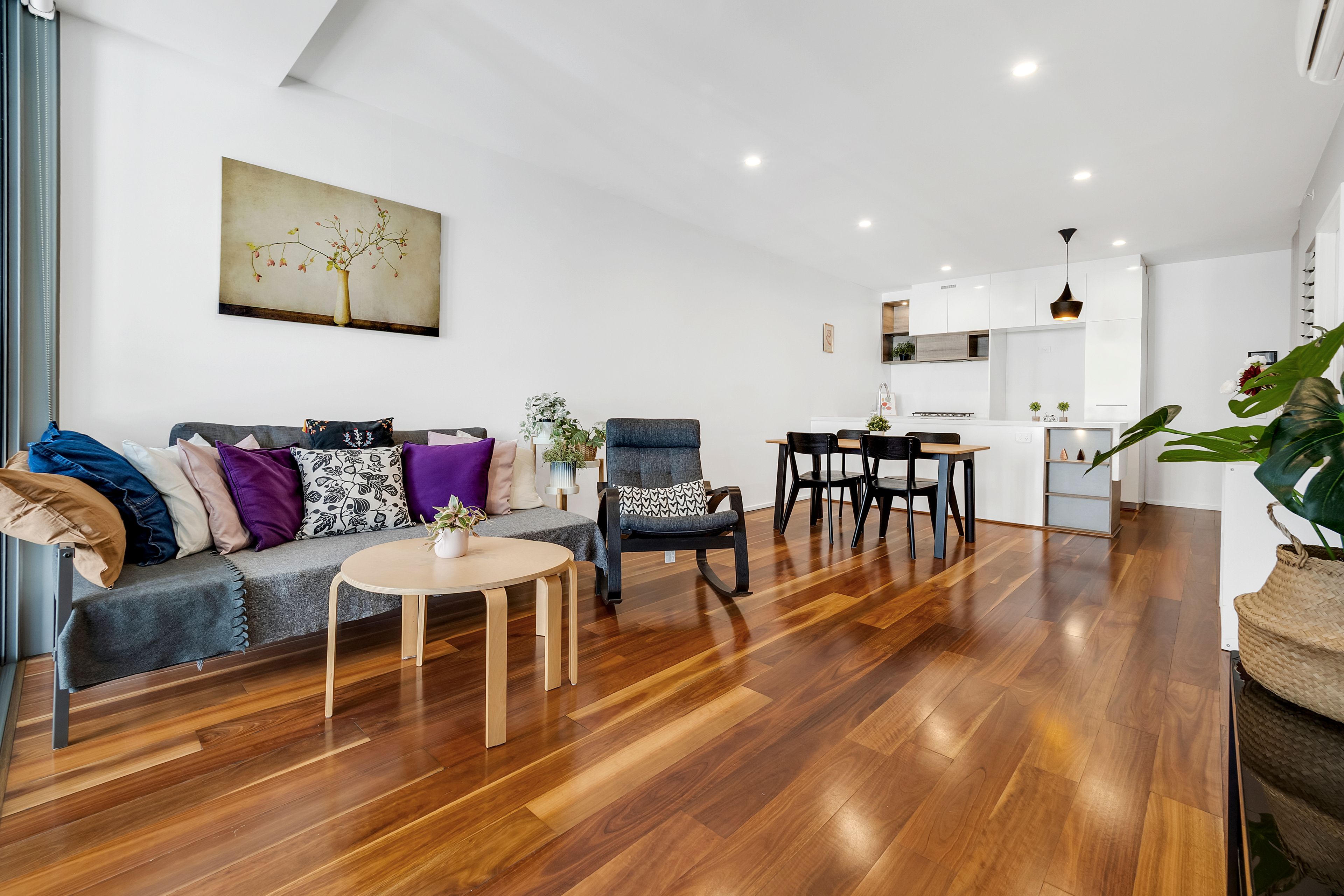 10902/16 Edmondstone Street — photo from Ray White West End