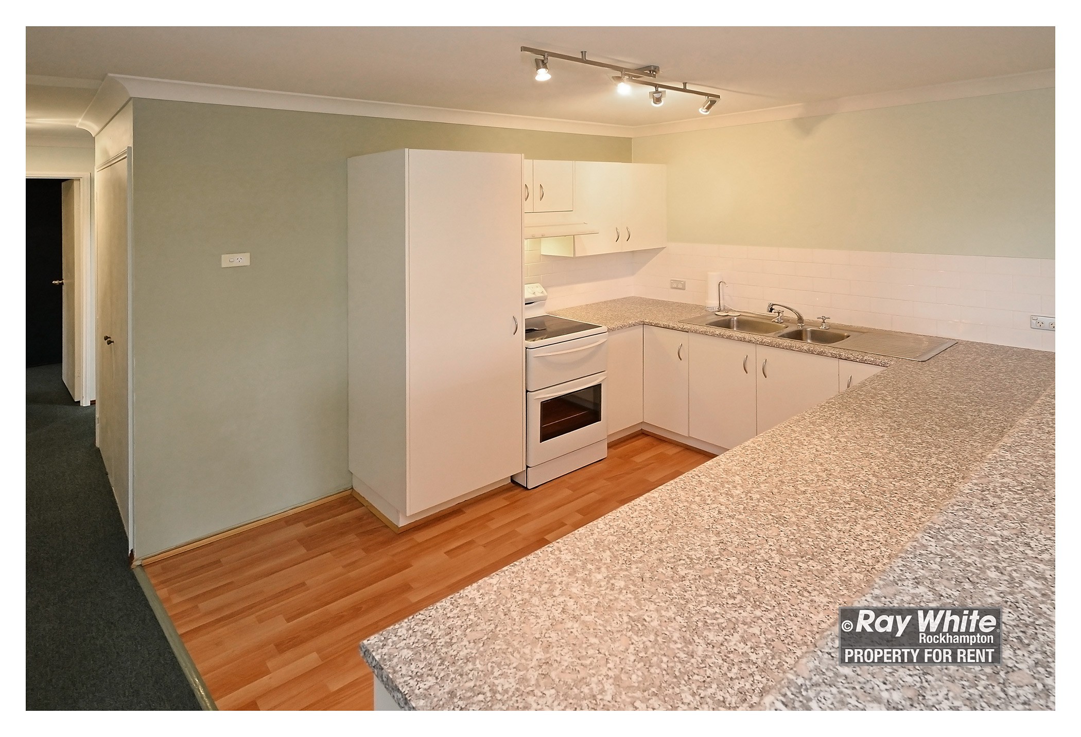 2/5 Protea Avenue, Norman Gardens, QLD 4701