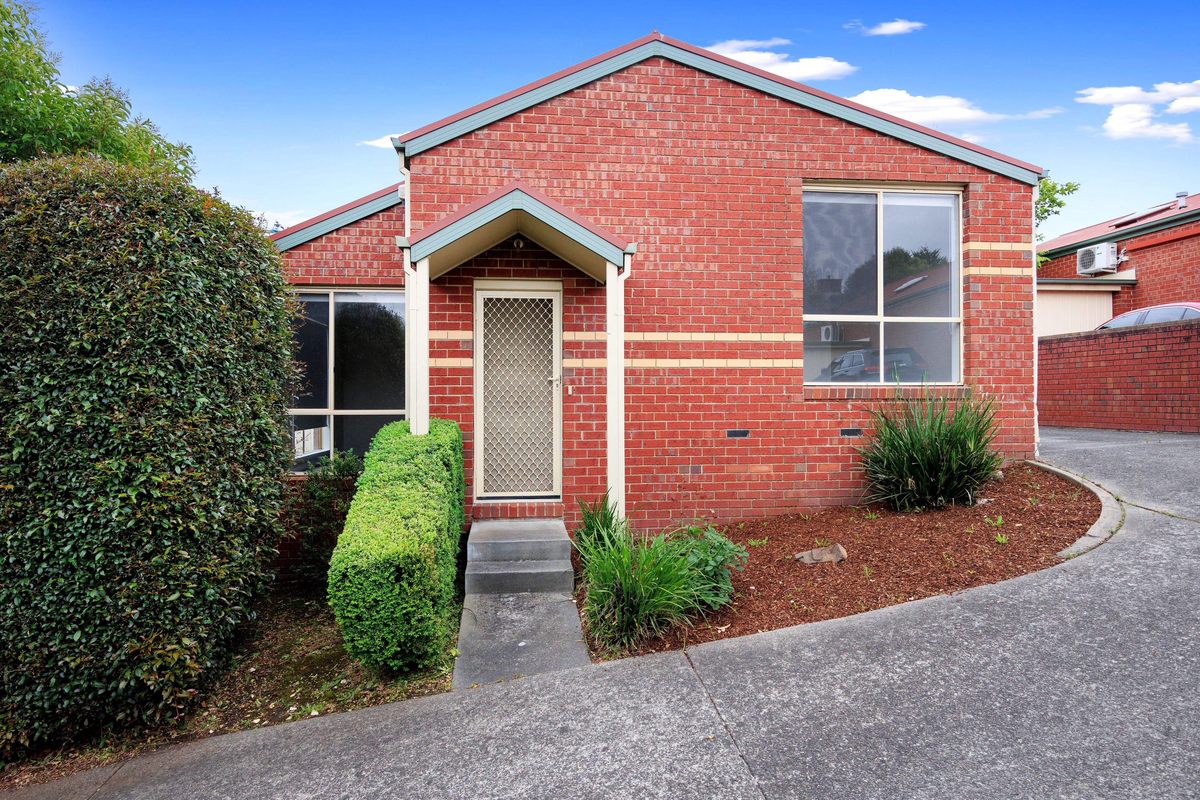 41 Albion Street, Roselands NSW 2196