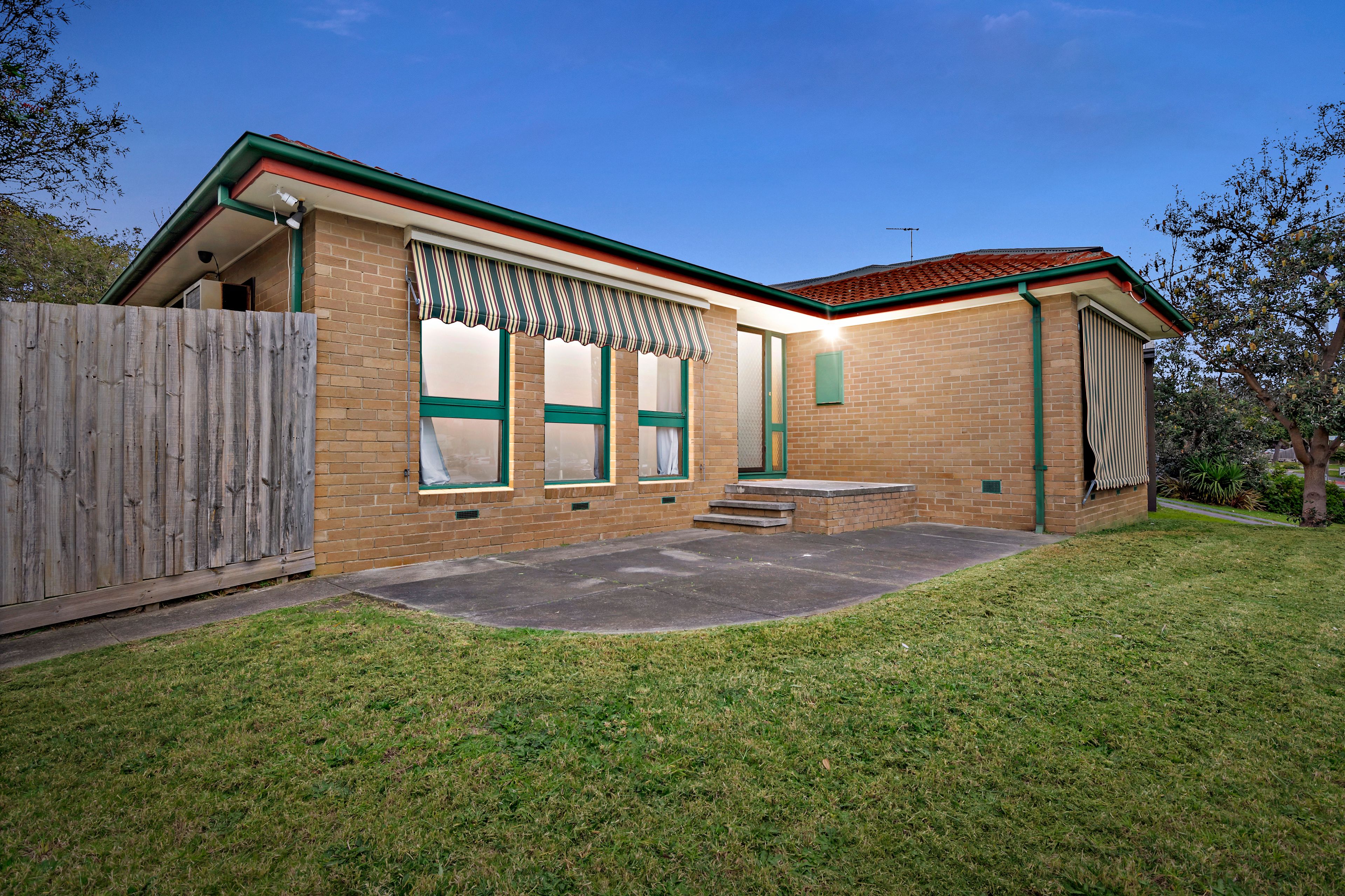19 Karingal Drive, Frankston VIC 3199