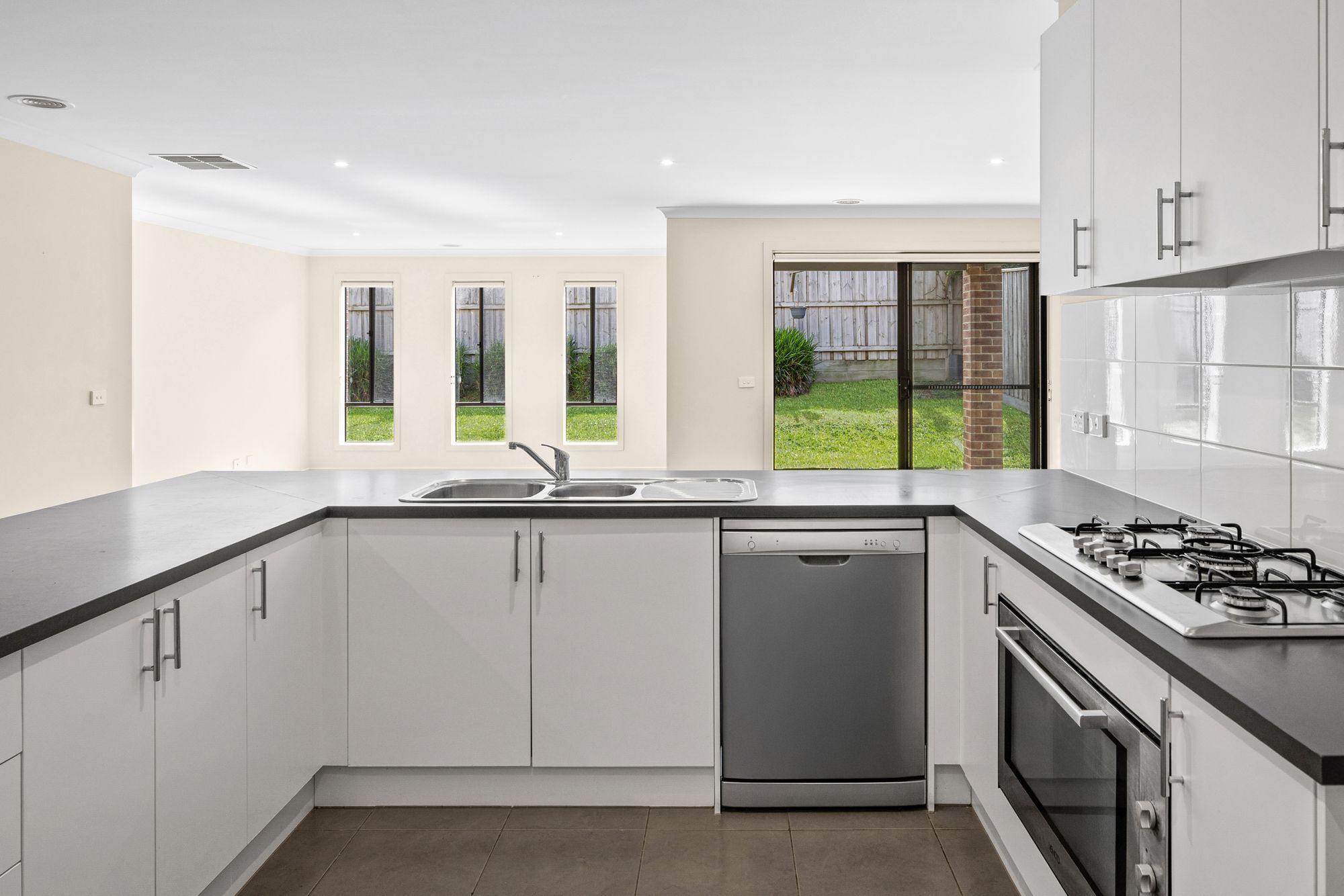 37 Viewbright Road — photo 6 of 18