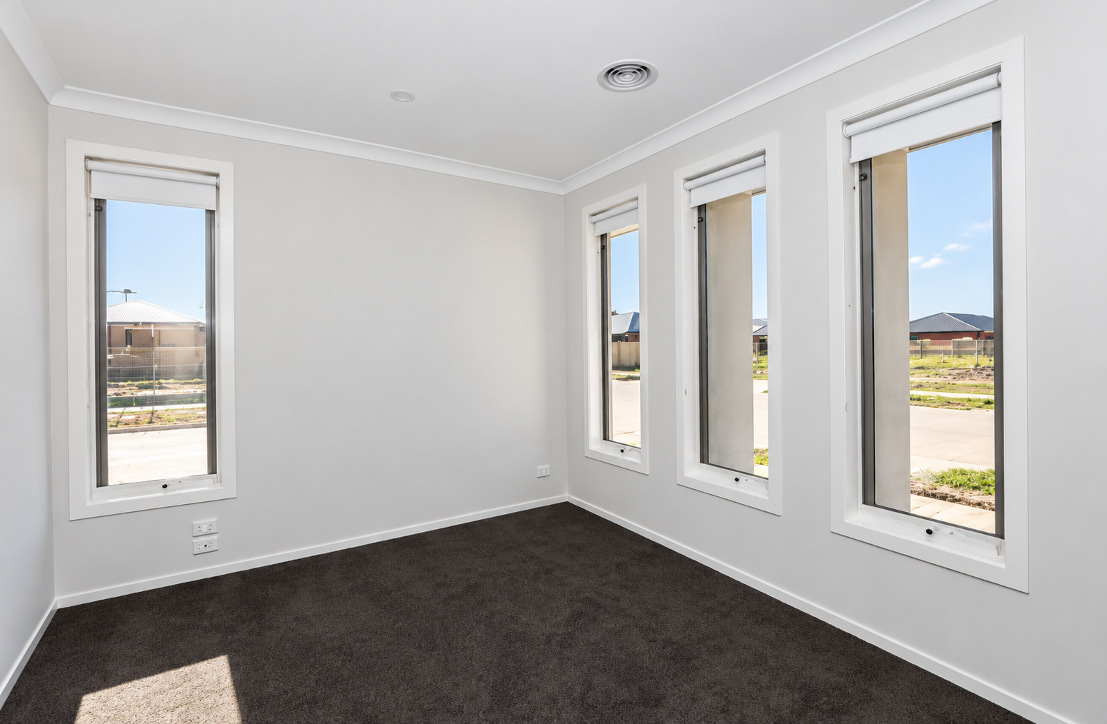 20 Somerton Avenue — photo 4 of 7