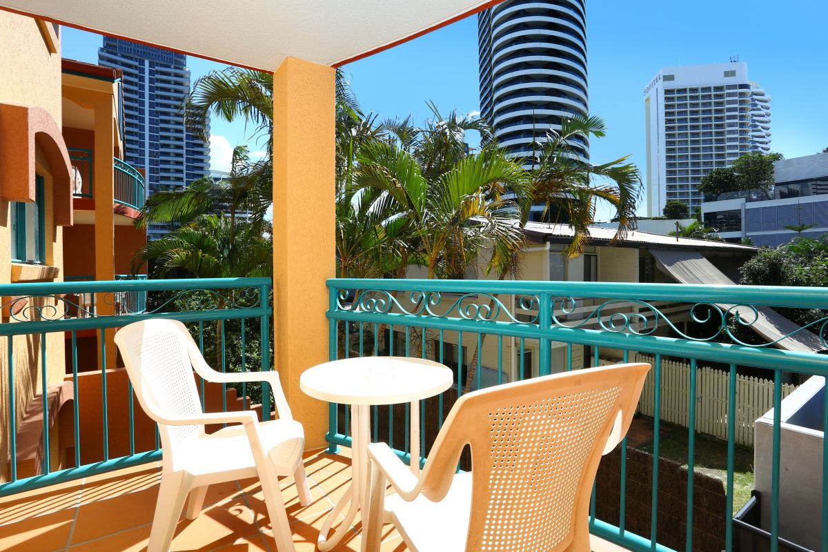 11-17 Philip Avenue, Broadbeach QLD 4218