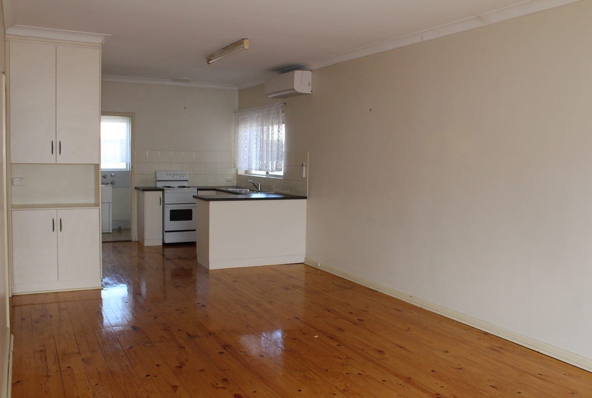 2/43 Mitton Avenue, Henley Beach, SA 5022