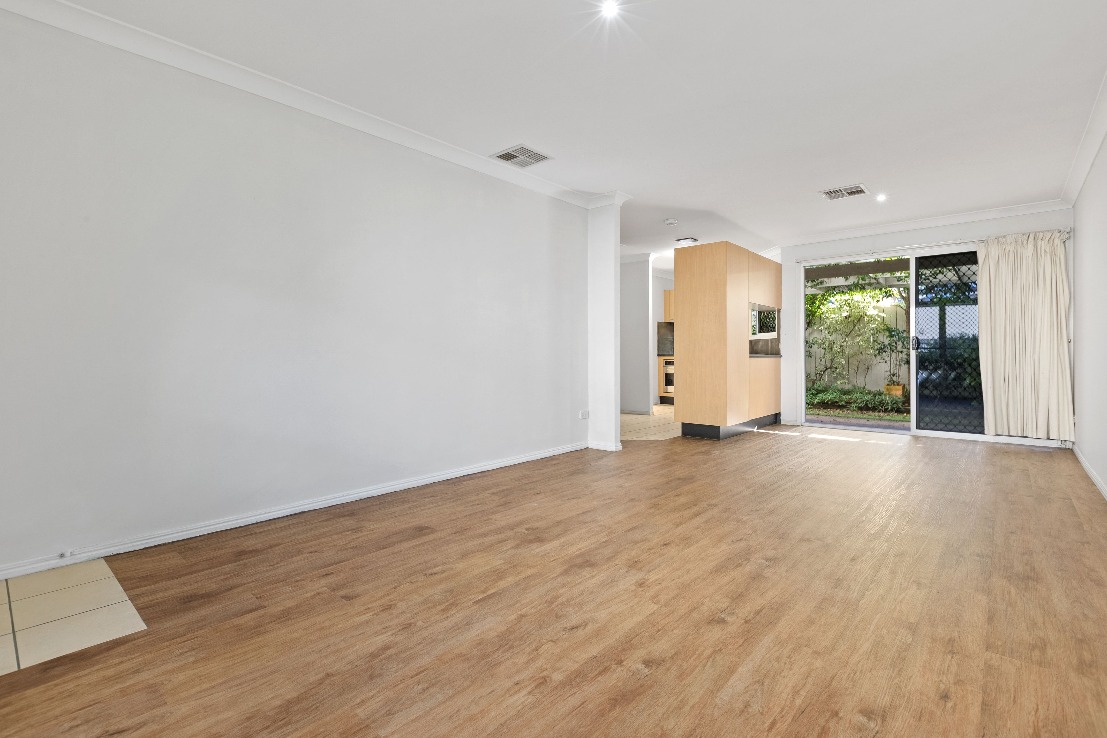 2/117 Ekibin Road, Annerley, QLD 4103