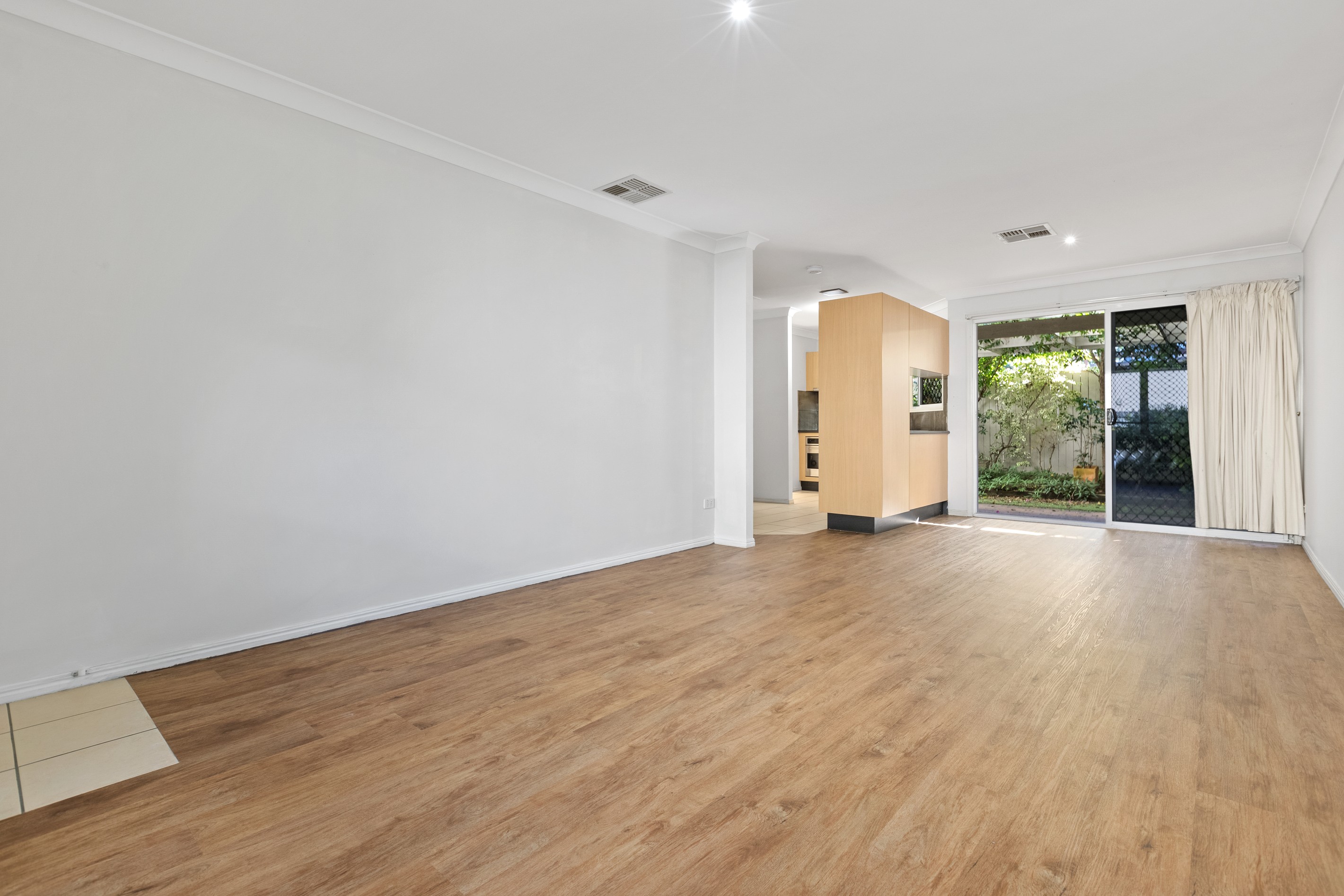 2/117 Ekibin Road, Annerley, QLD 4103