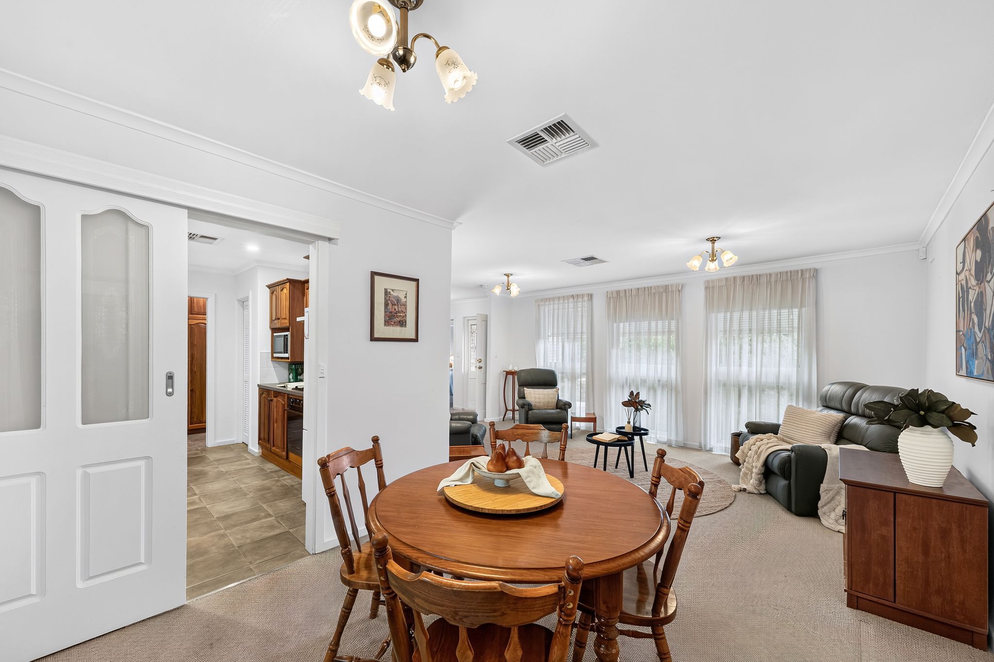 6 McDiarmid Avenue — photo 4 of 24