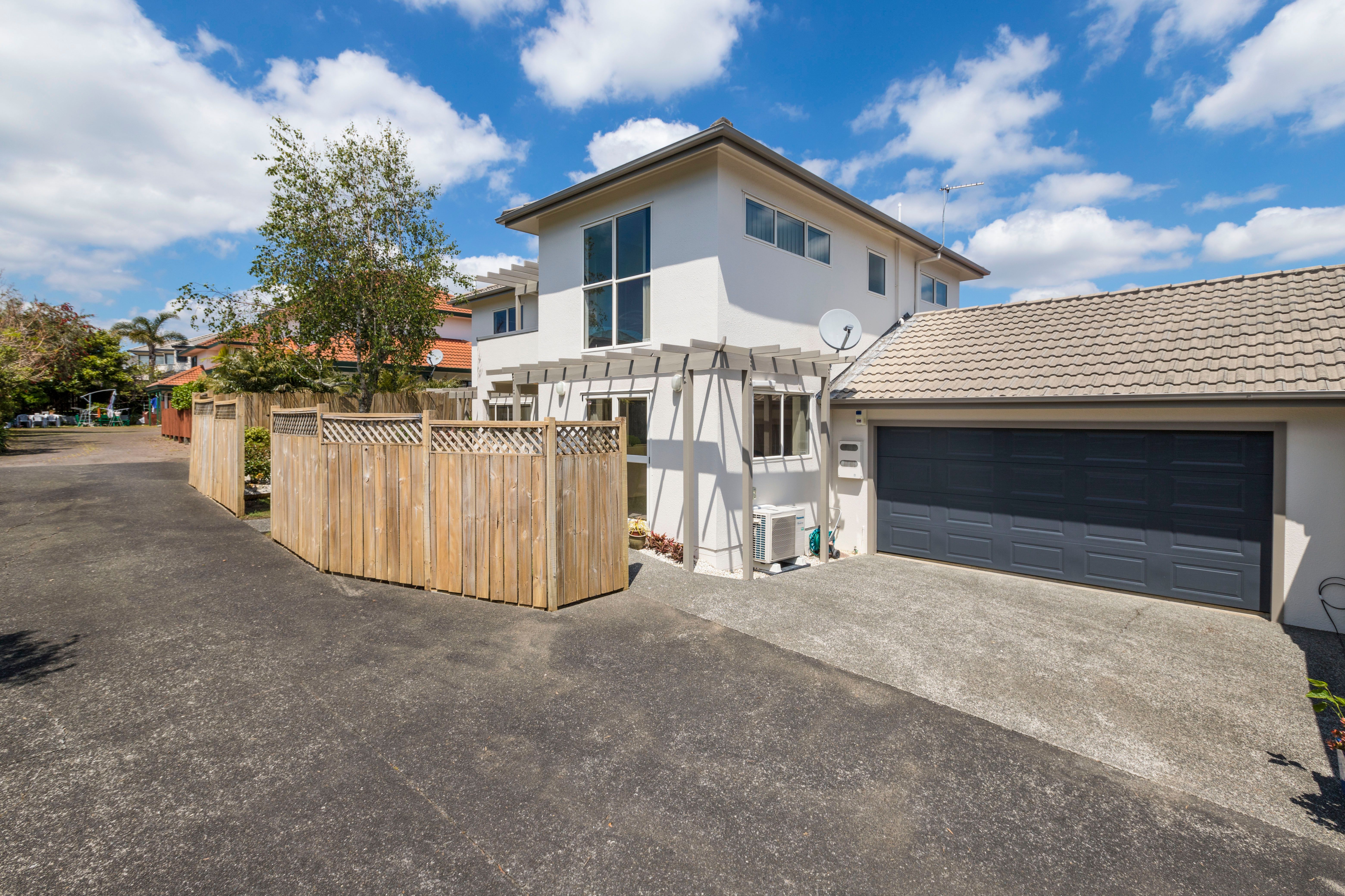 2/39 Simmental Crescent, Meadowlands, Auckland