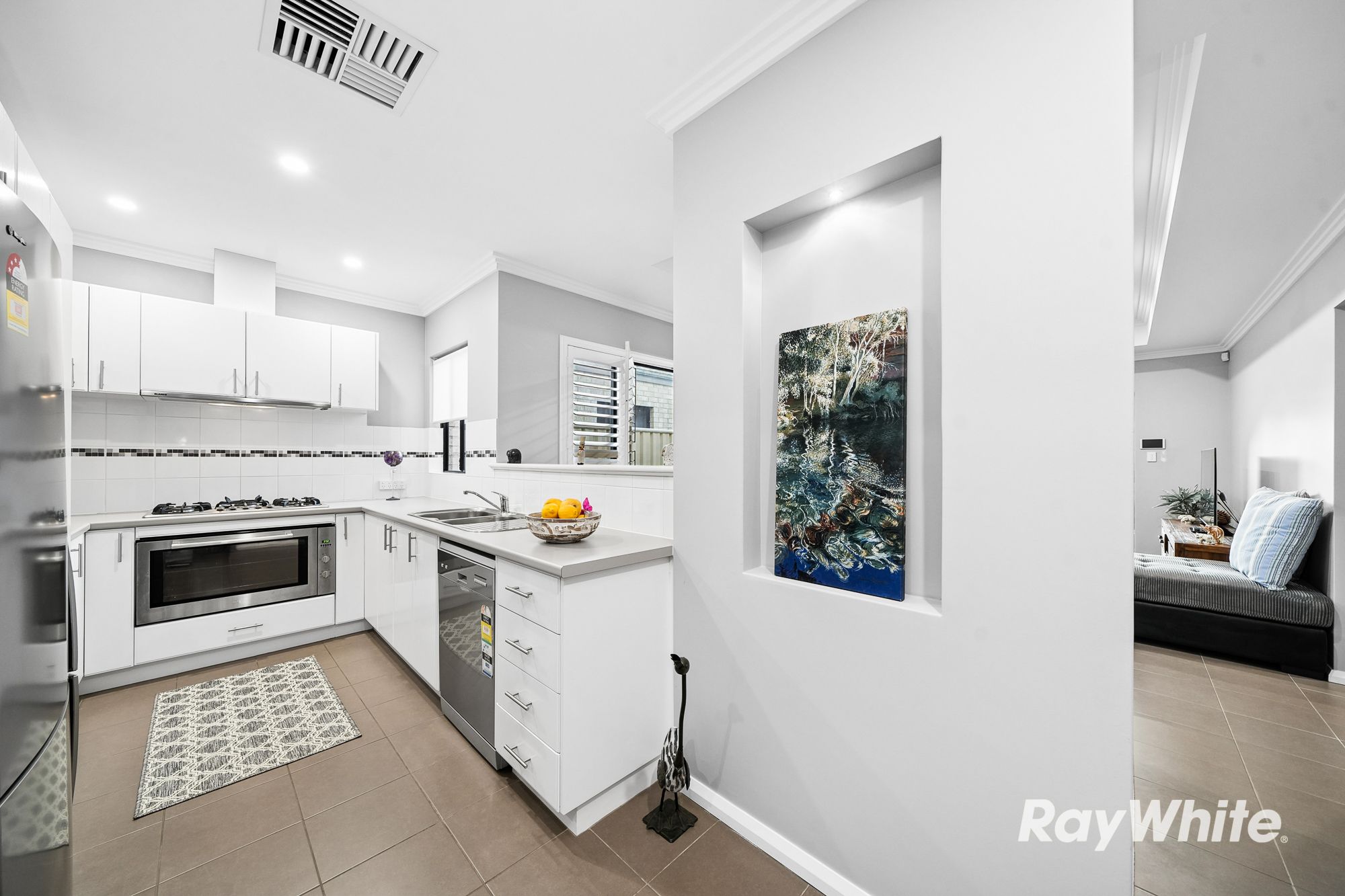 15 Finchley Crescent — photo 7 of 29