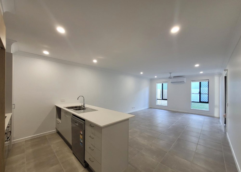 25 Huon Place, Hillcrest, QLD 4118