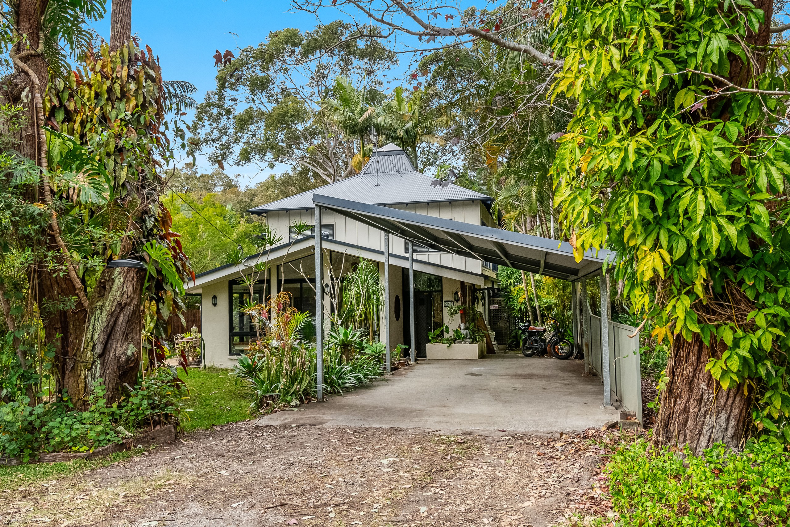 243 Broken Head Road, Suffolk Park, NSW 2481
