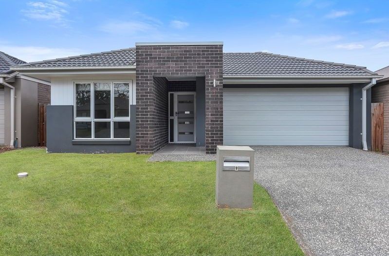9 Frederick Place, Park Ridge QLD 4125