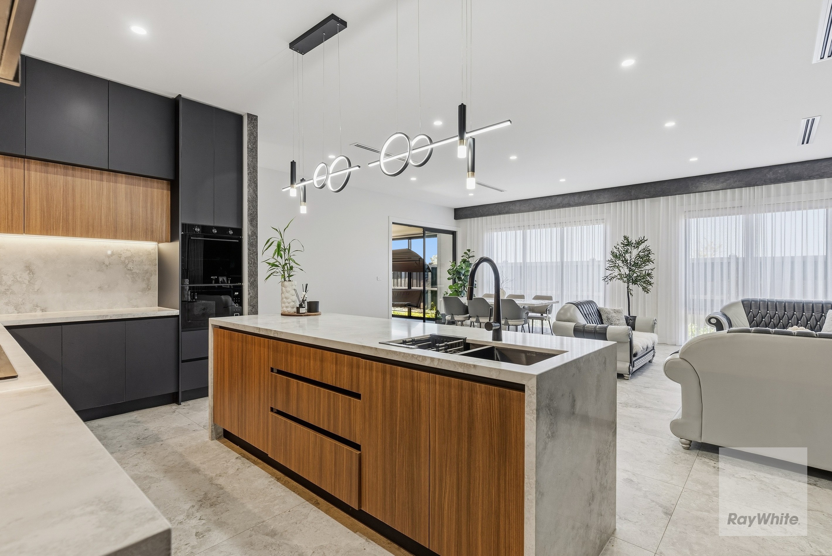 23 Emilia Circuit, FRASER RISE, VIC 3336