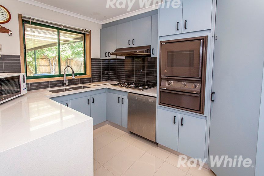 4 Farview Drive, Rowville, VIC 3178