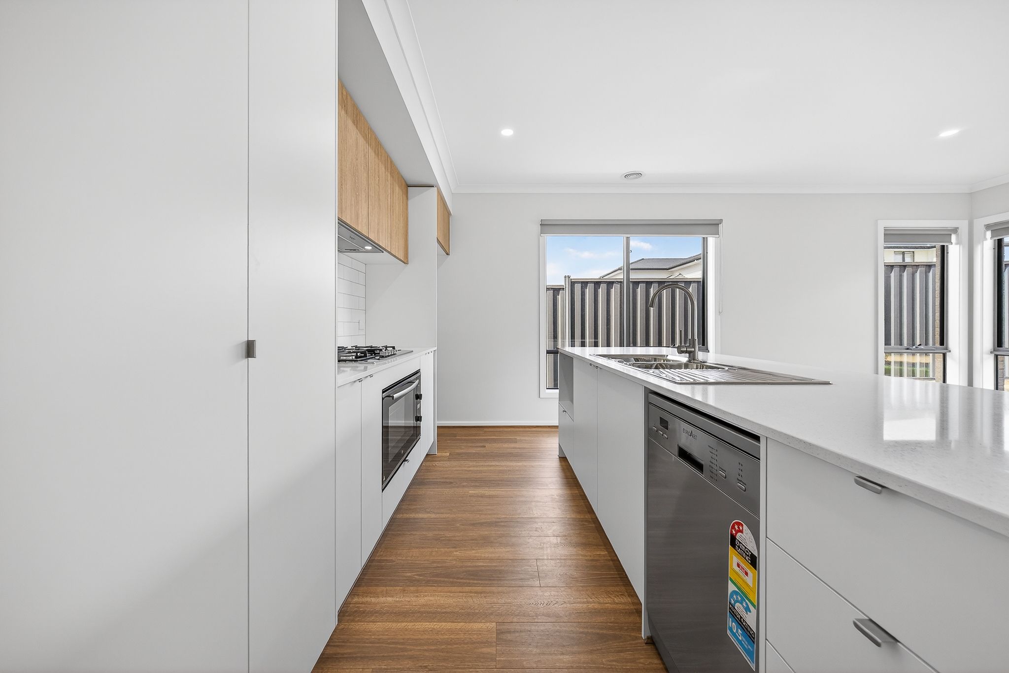 1 Damiana Avenue, Clyde North, VIC 3978