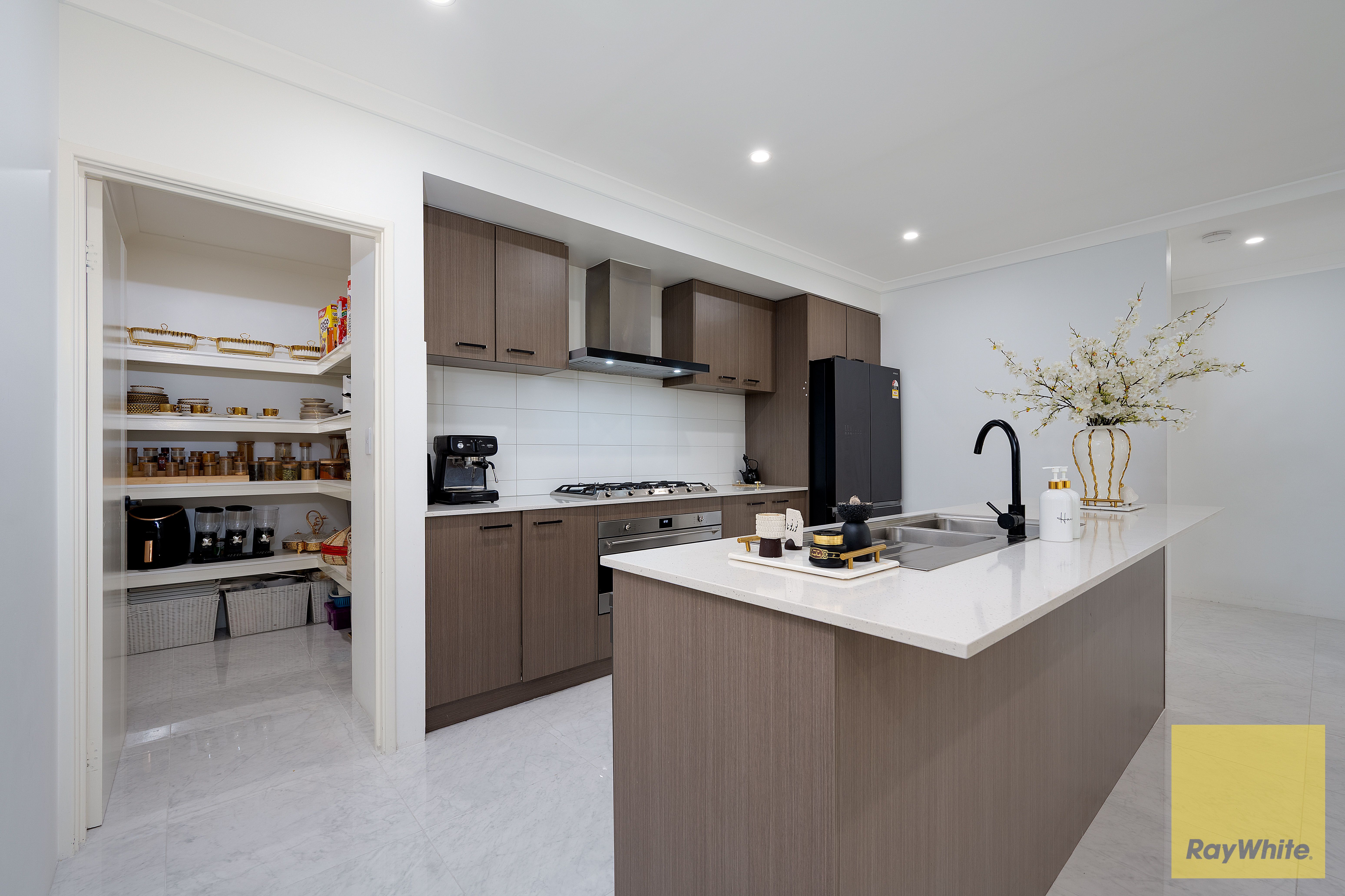 19 Alabaster Road — photo 3 of 23