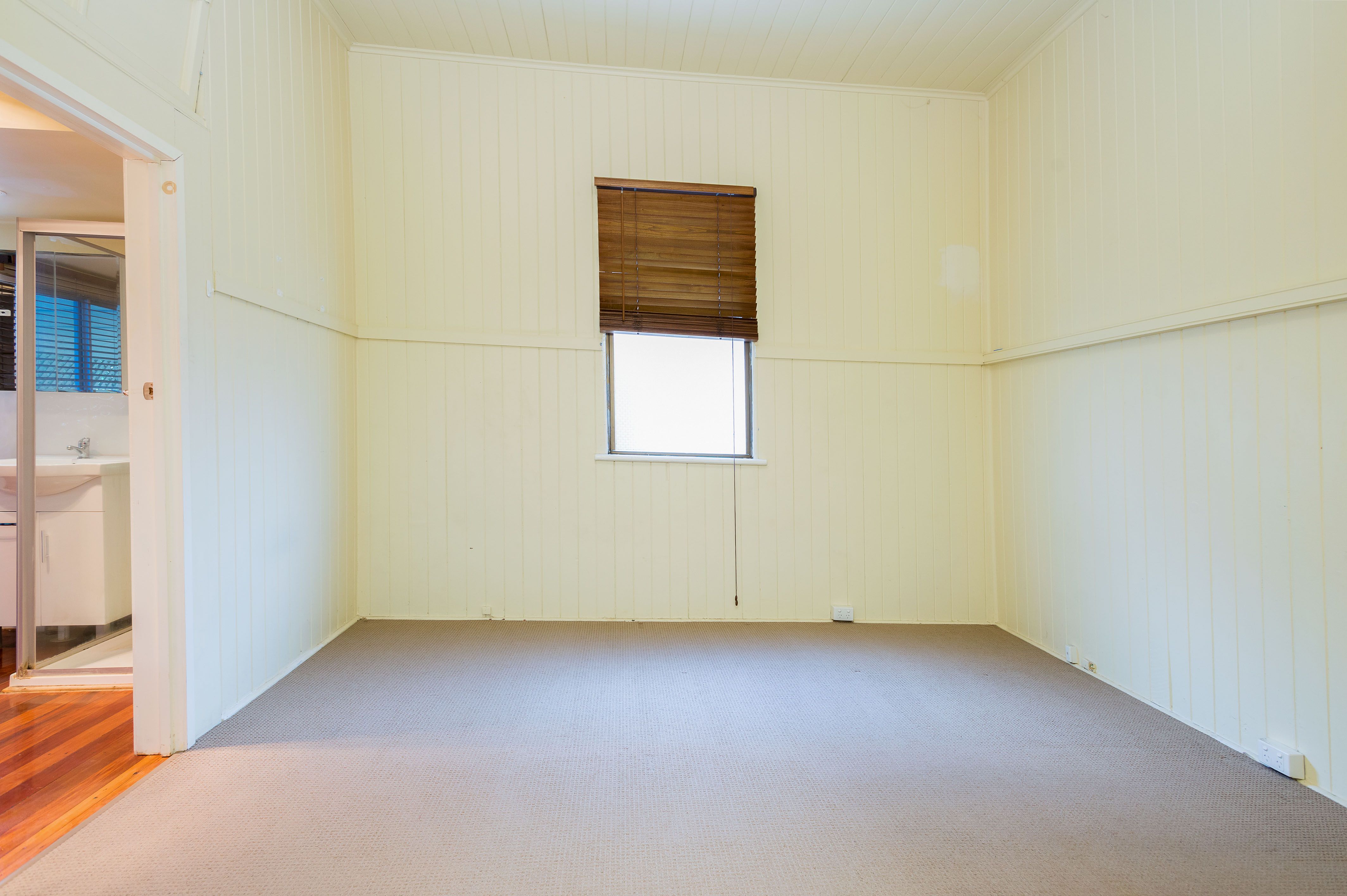 1033 Logan Road, Holland Park, QLD 4121
