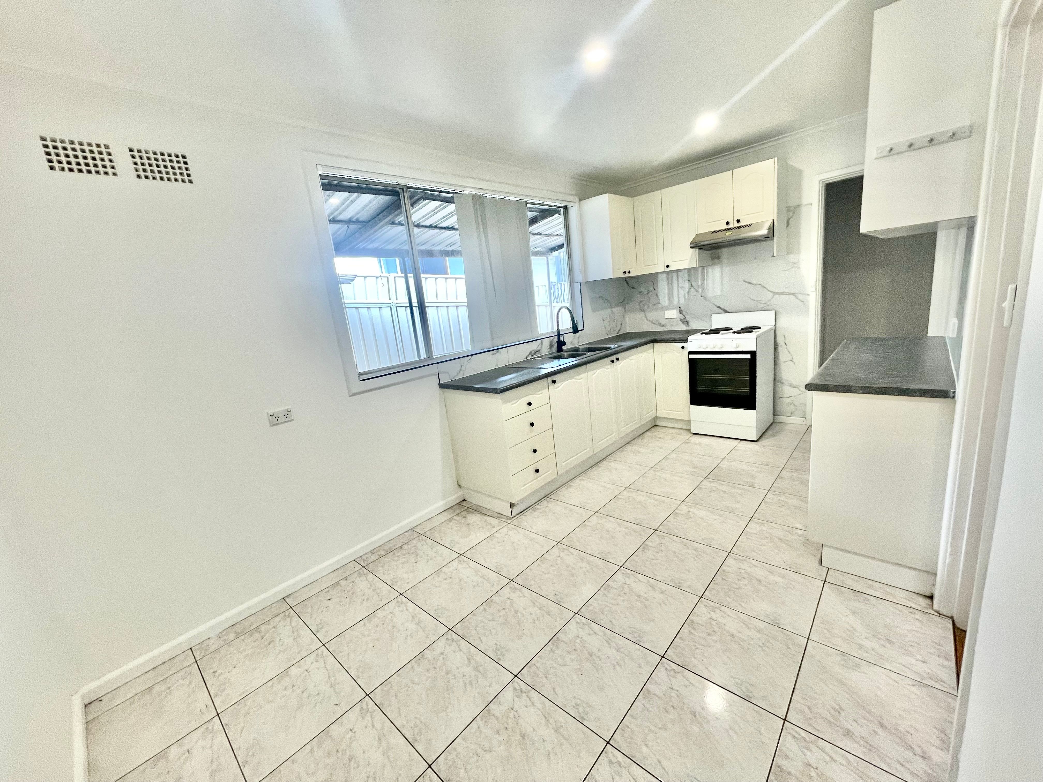 17 Aberdeen Road — photo 3 of 10
