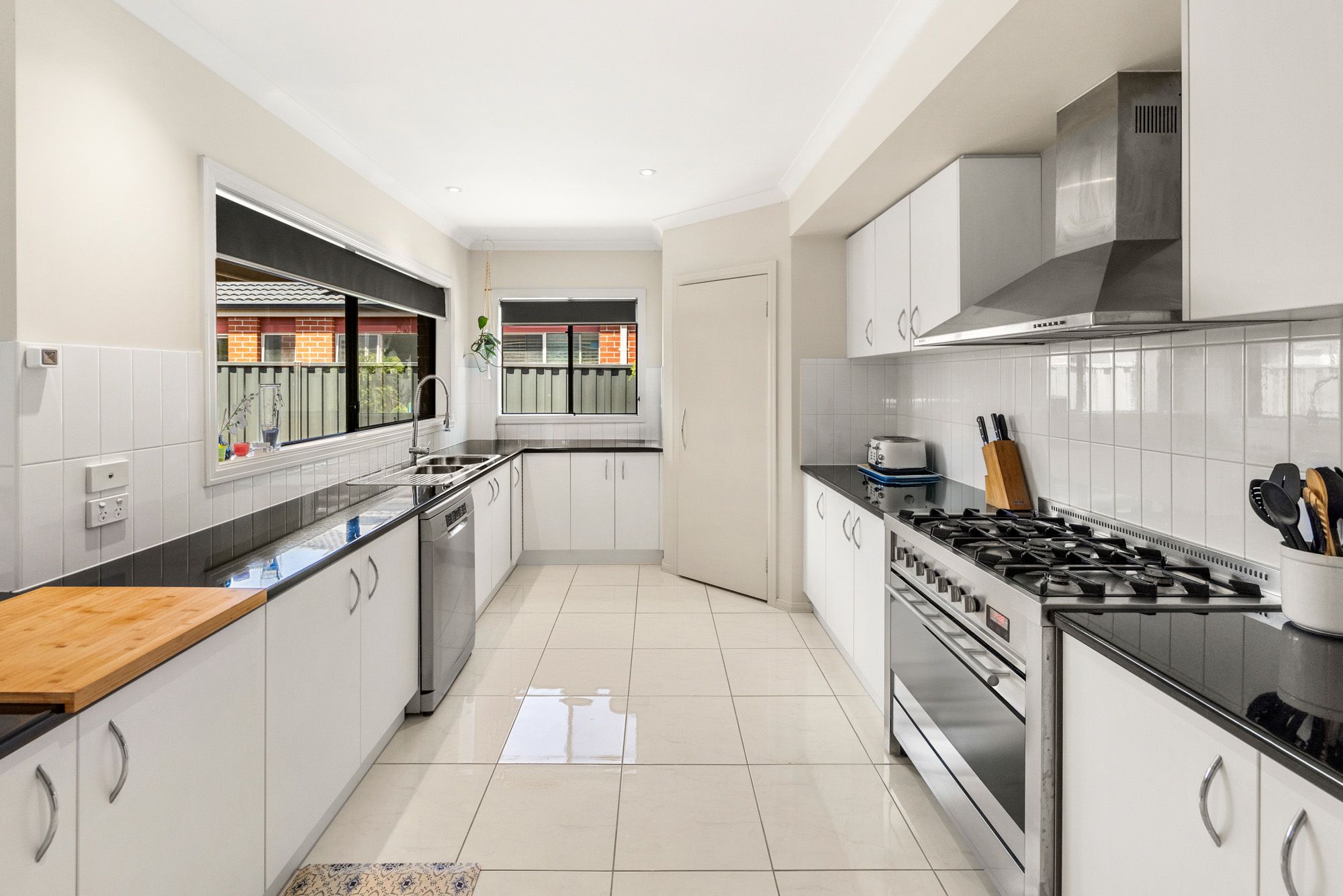 160 Eureka Drive, MANOR LAKES, VIC 3024