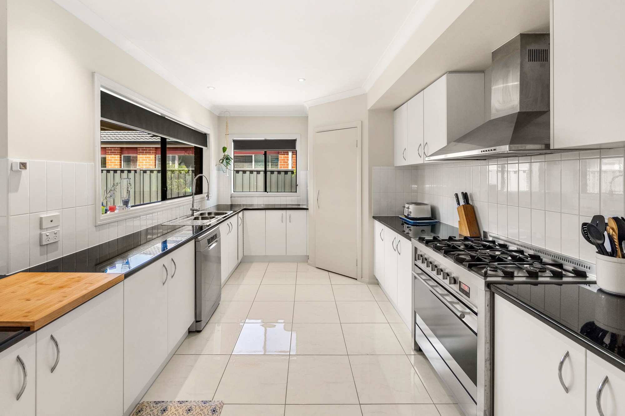 160 Eureka Drive, MANOR LAKES, VIC 3024